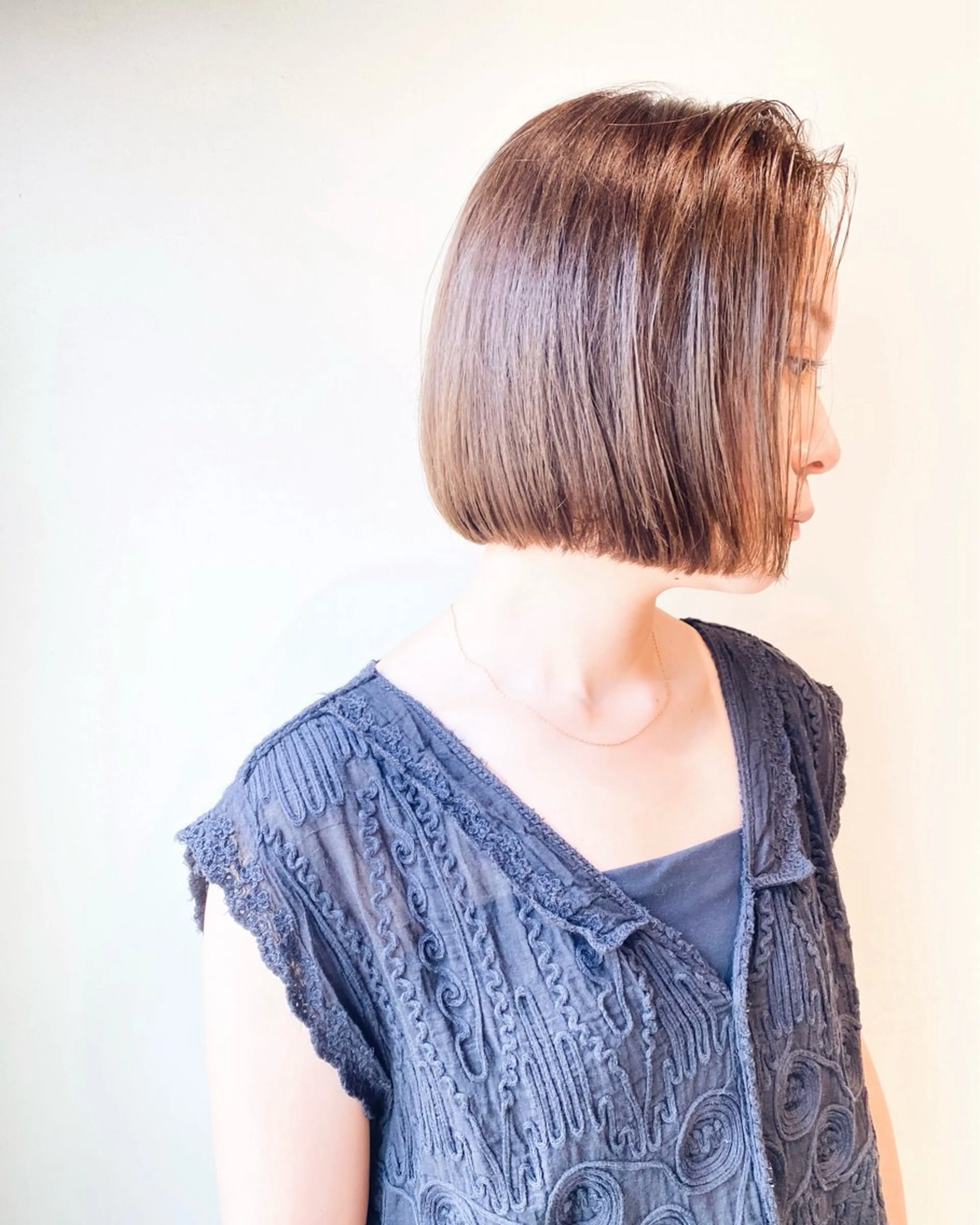 ショート カラー ベージュカラー 透明感カラー オリーブベージュ カット ヘアカラー トリートメント ヘッドスパ 板谷みさき /艶ボブ/藤沢美容室のヘアスタイル