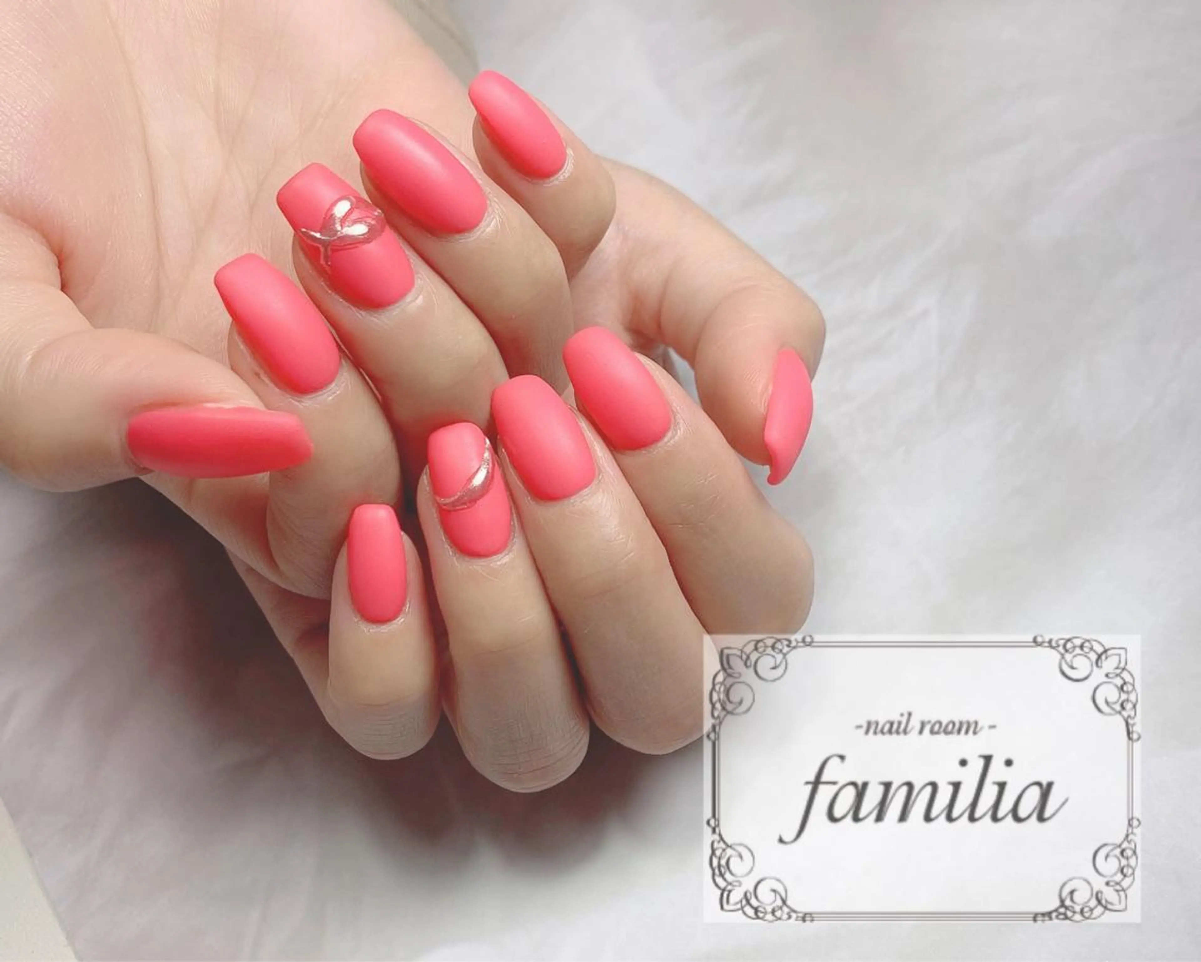 ネイル ハンドネイル -nailroom- familiaのネイルデザイン