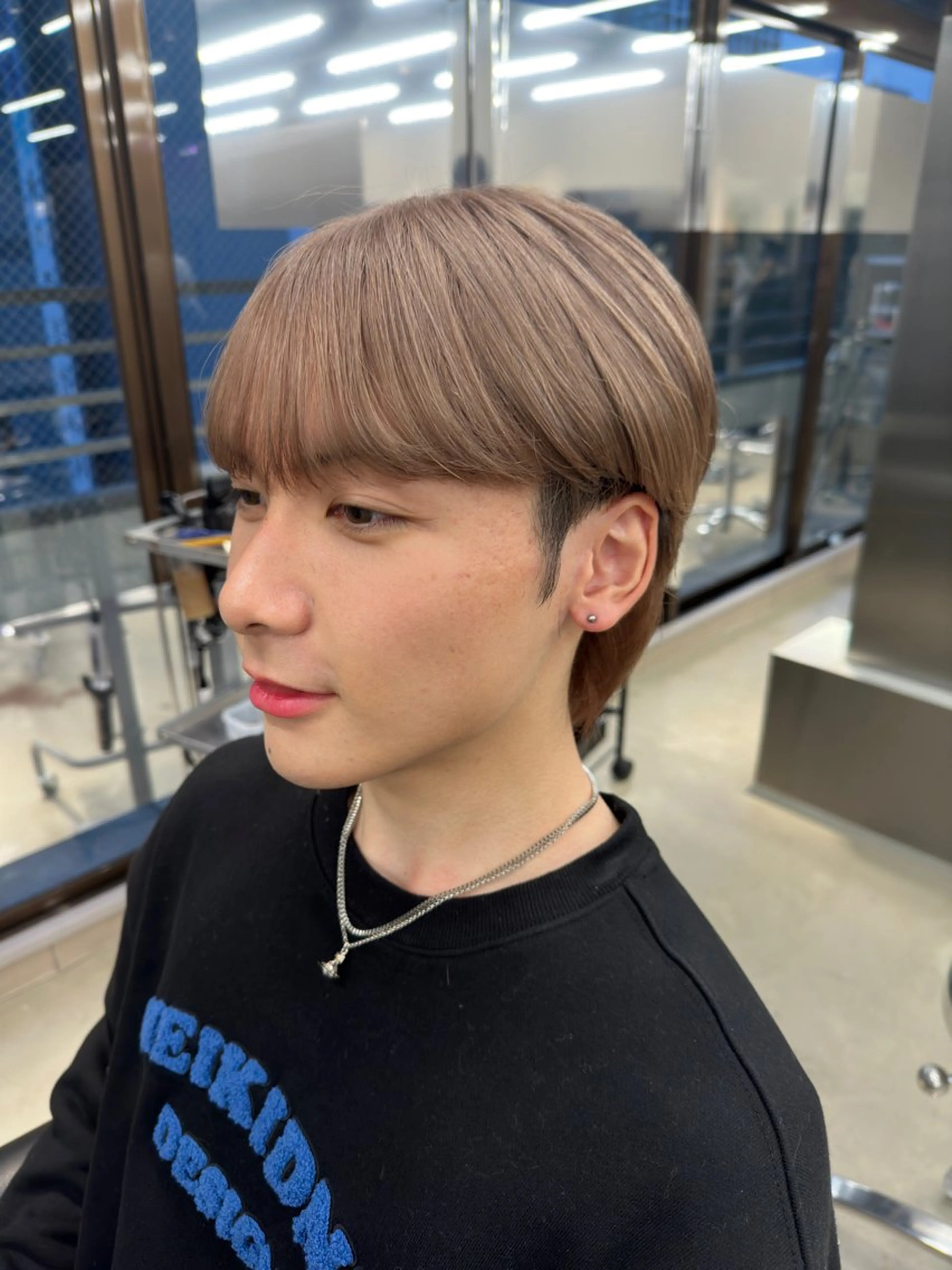 ショート カラー メンズ マッシュ ベージュカラー ミルクティーベージュ 鈴木/ミルクティー/ ブリーチ/ボブ/のヘアスタイル