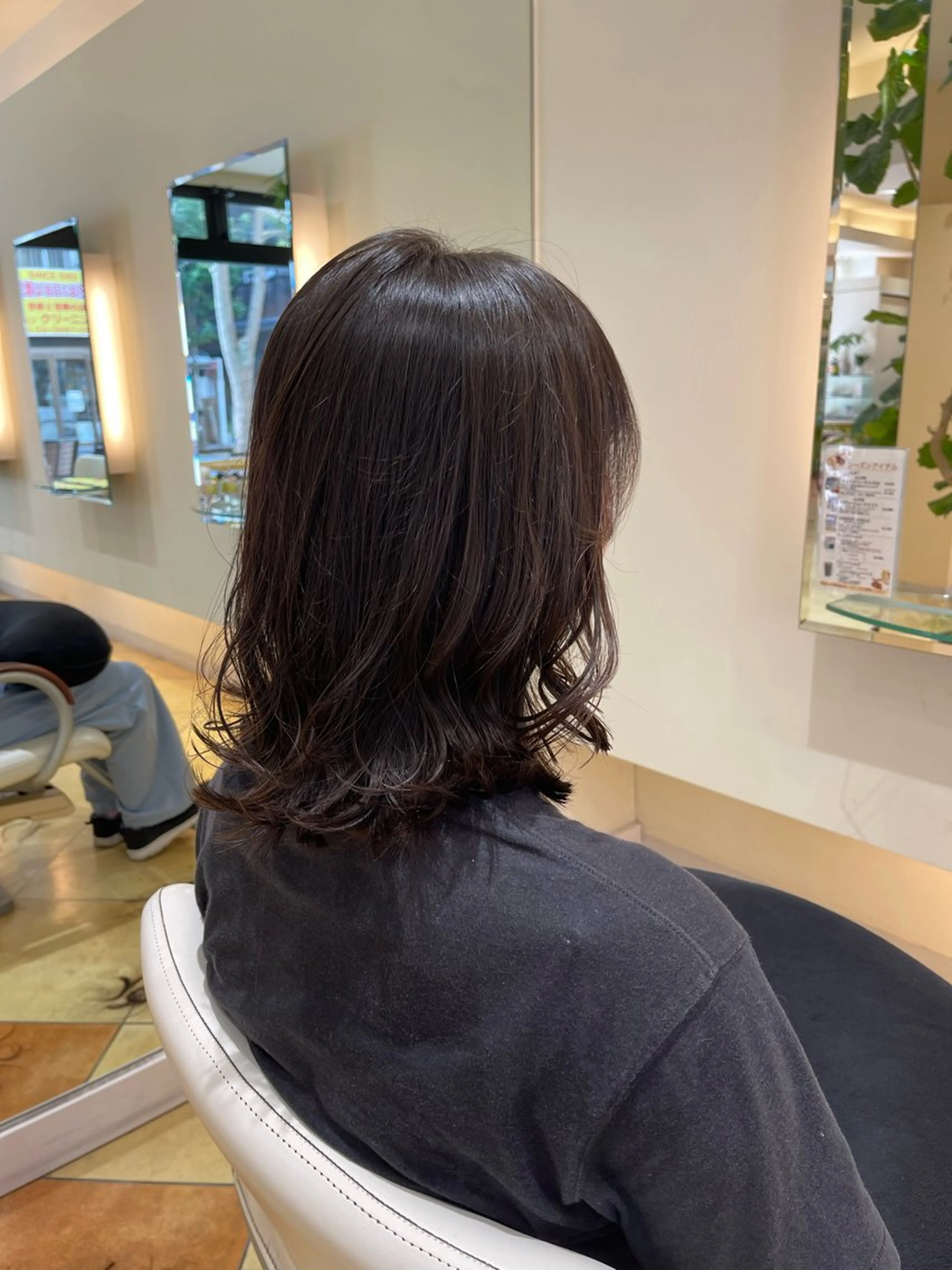 ミディアム パーマ 丸みショート/メンズ カット　佐々木真未のヘアスタイル