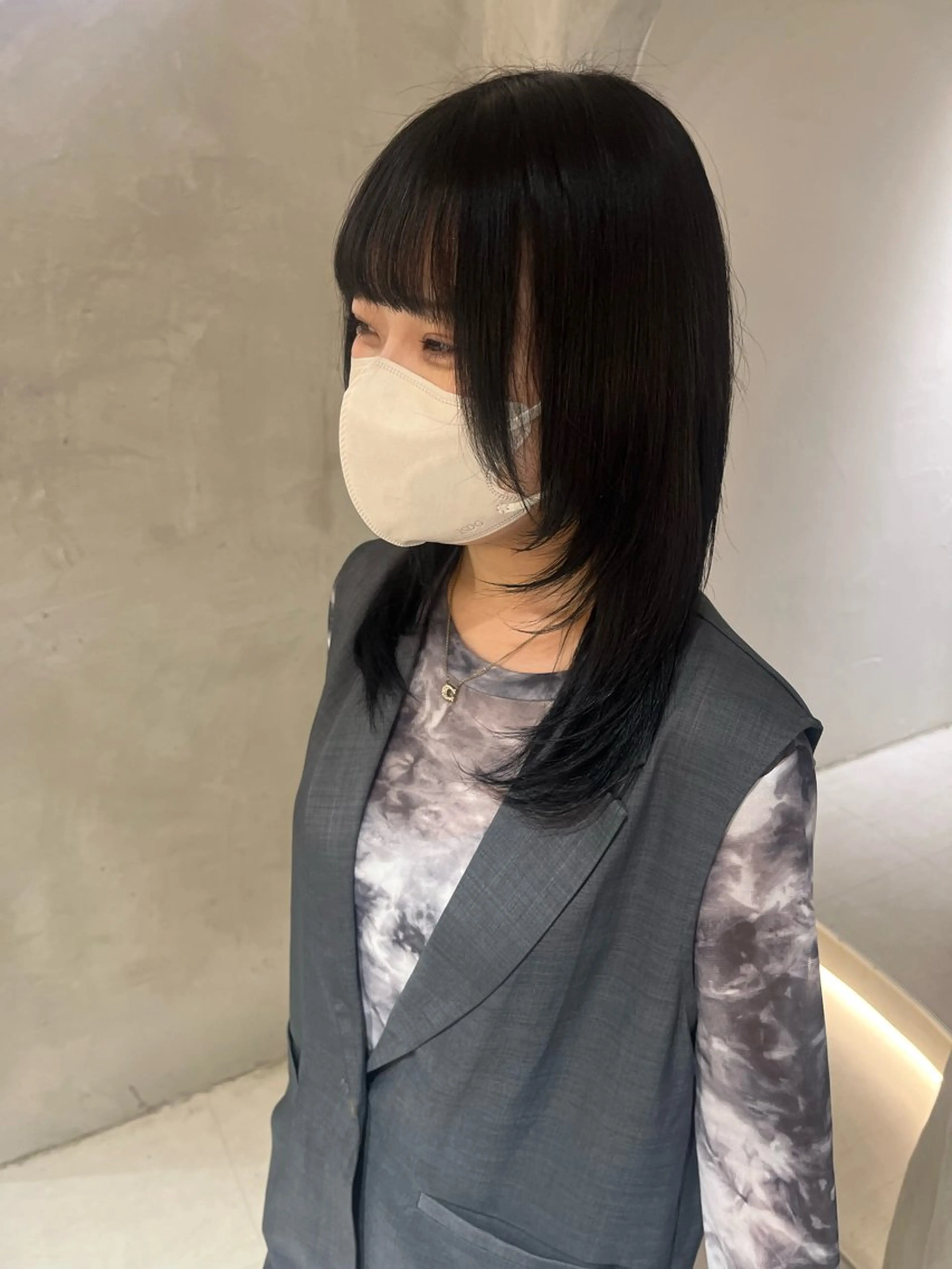 ミディアム カラー レイヤーカット カット ヘアカラー トリートメント effect横浜所属・切りっぱなしボブ/ 艶カラー/綾莉のヘアスタイル