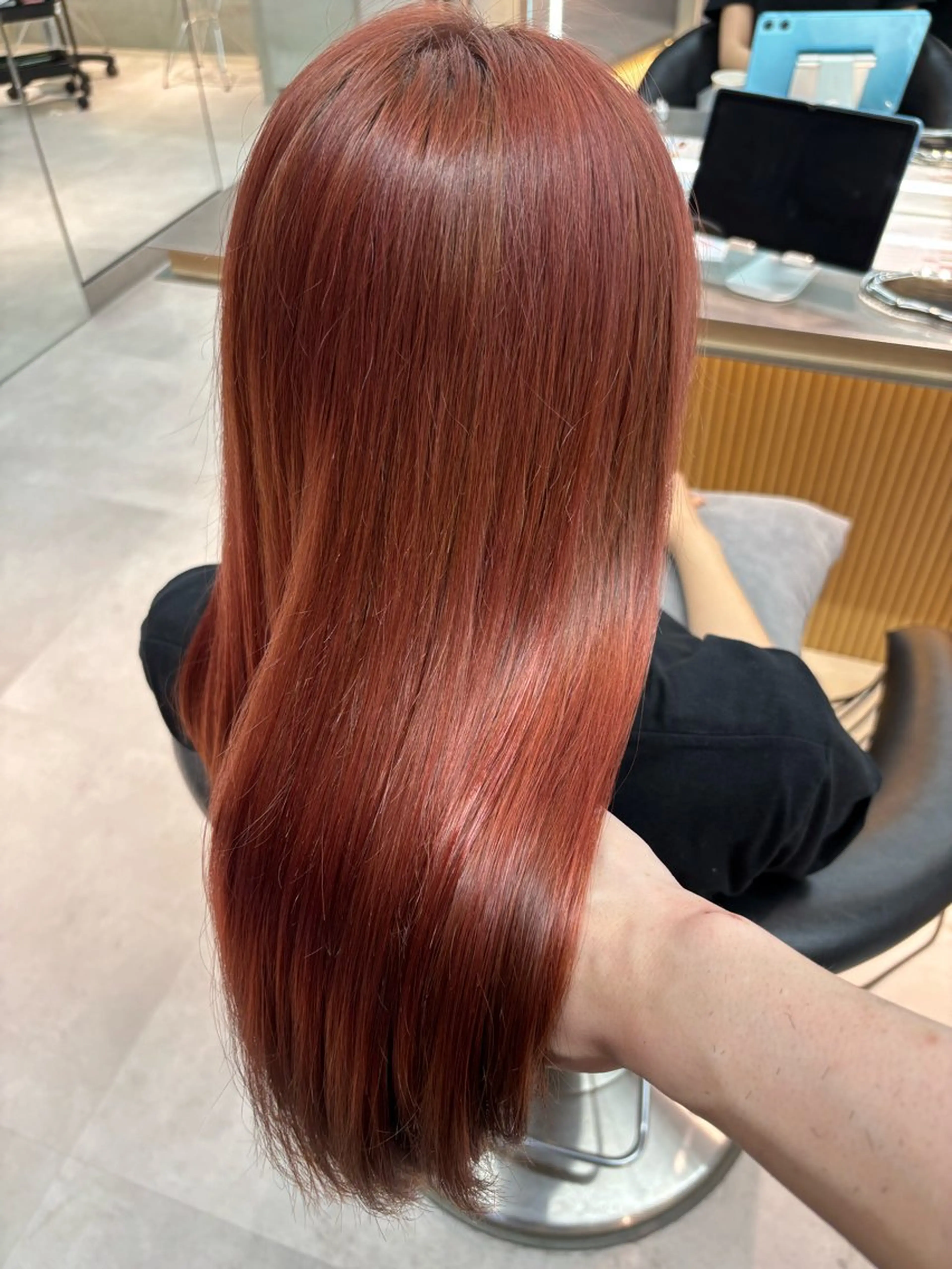 セミロング カラー ブリーチ ブラウンカラー 透明感カラー ブリーチなしカラー レッドカラー 【美髪矯正】 吉村　清志のヘアスタイル