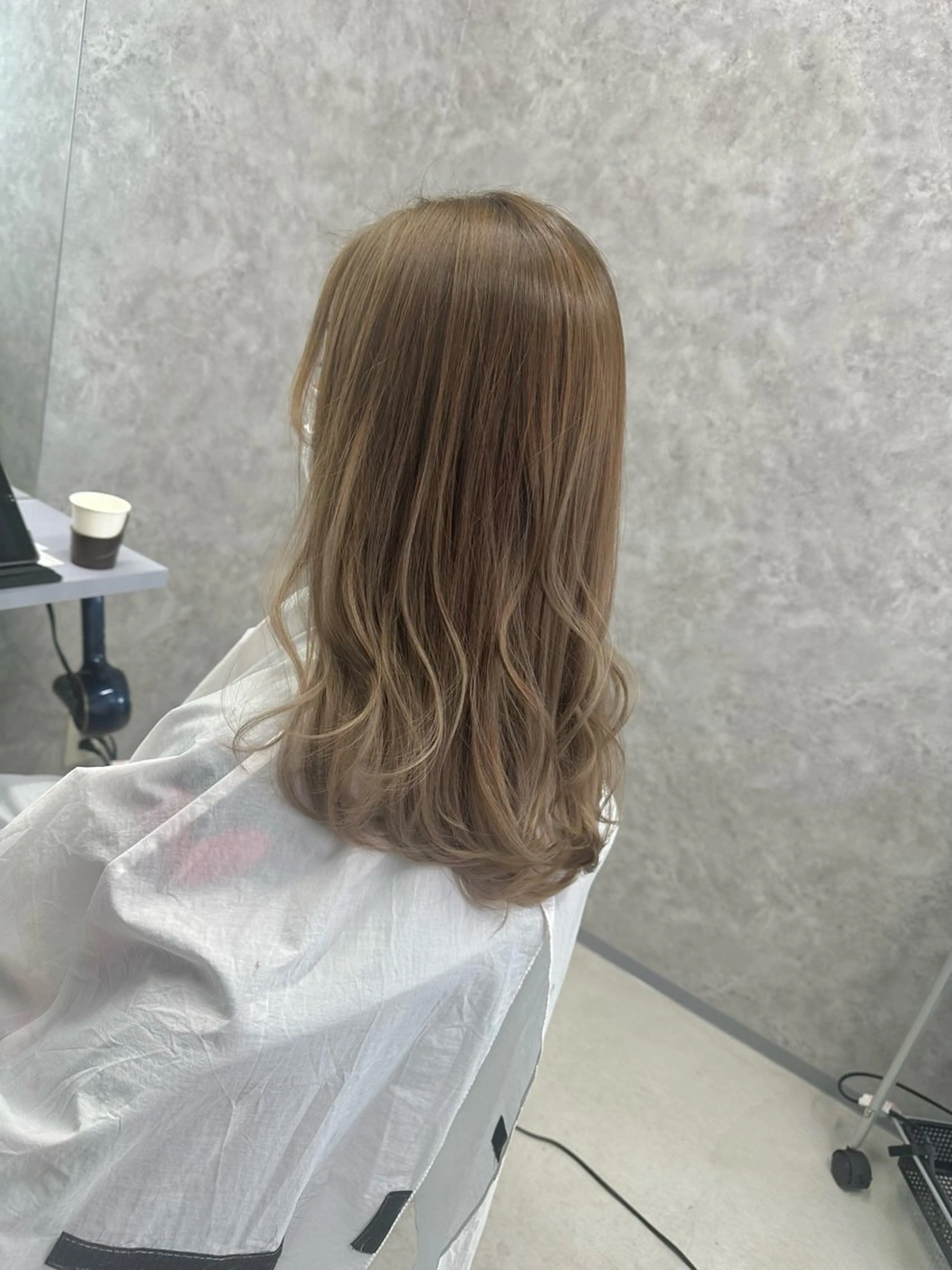 ロング カラー バレイヤージュ ベージュカラー デザインカラー ダブルカラー ハイライトカラー カット ヘアカラー トリートメント Forest. -髪質改善-のヘアスタイル