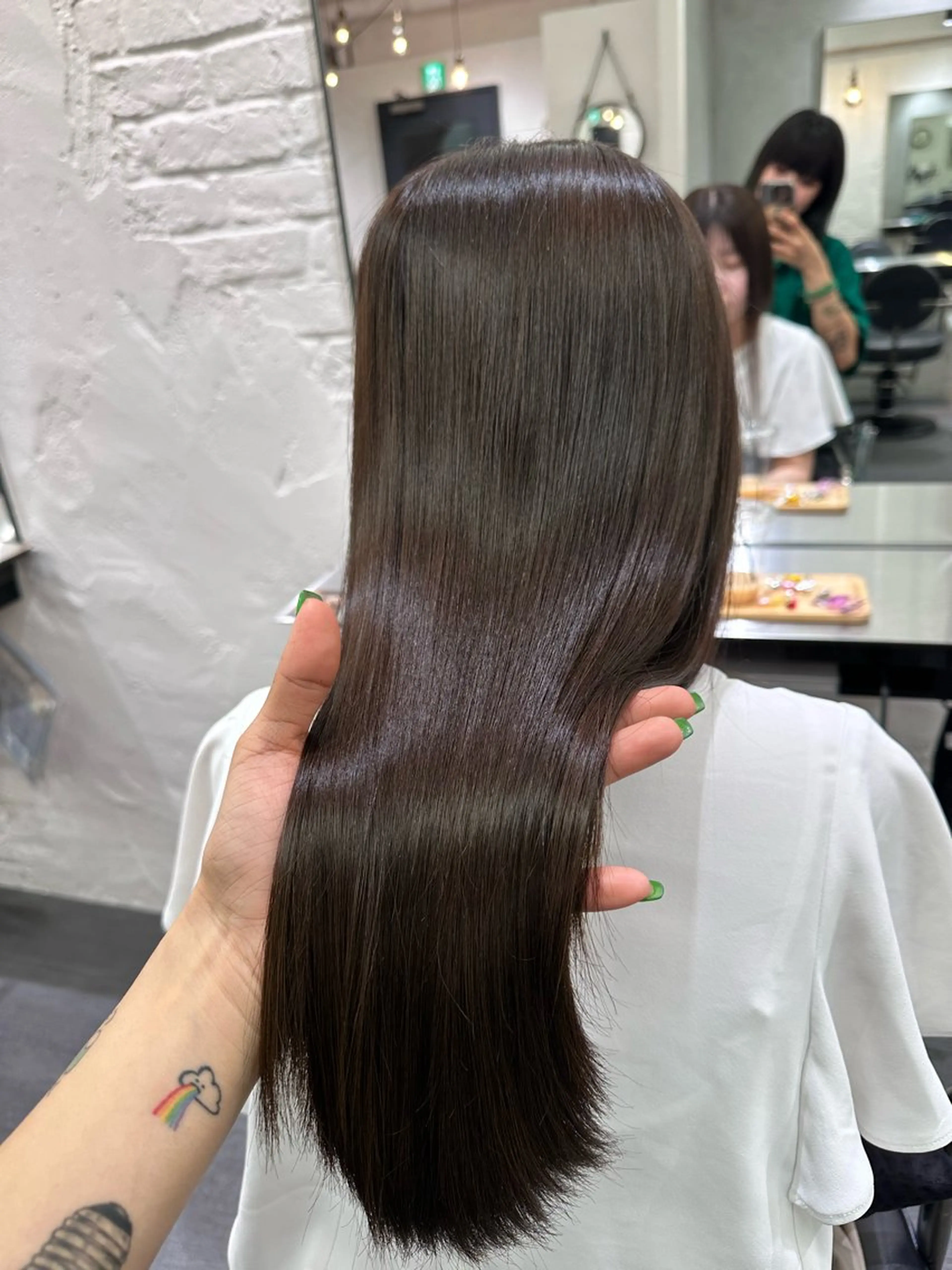 ミディアム カラー カット ヘアカラー 梅田ハイトーン チダ ヒナノのヘアスタイル