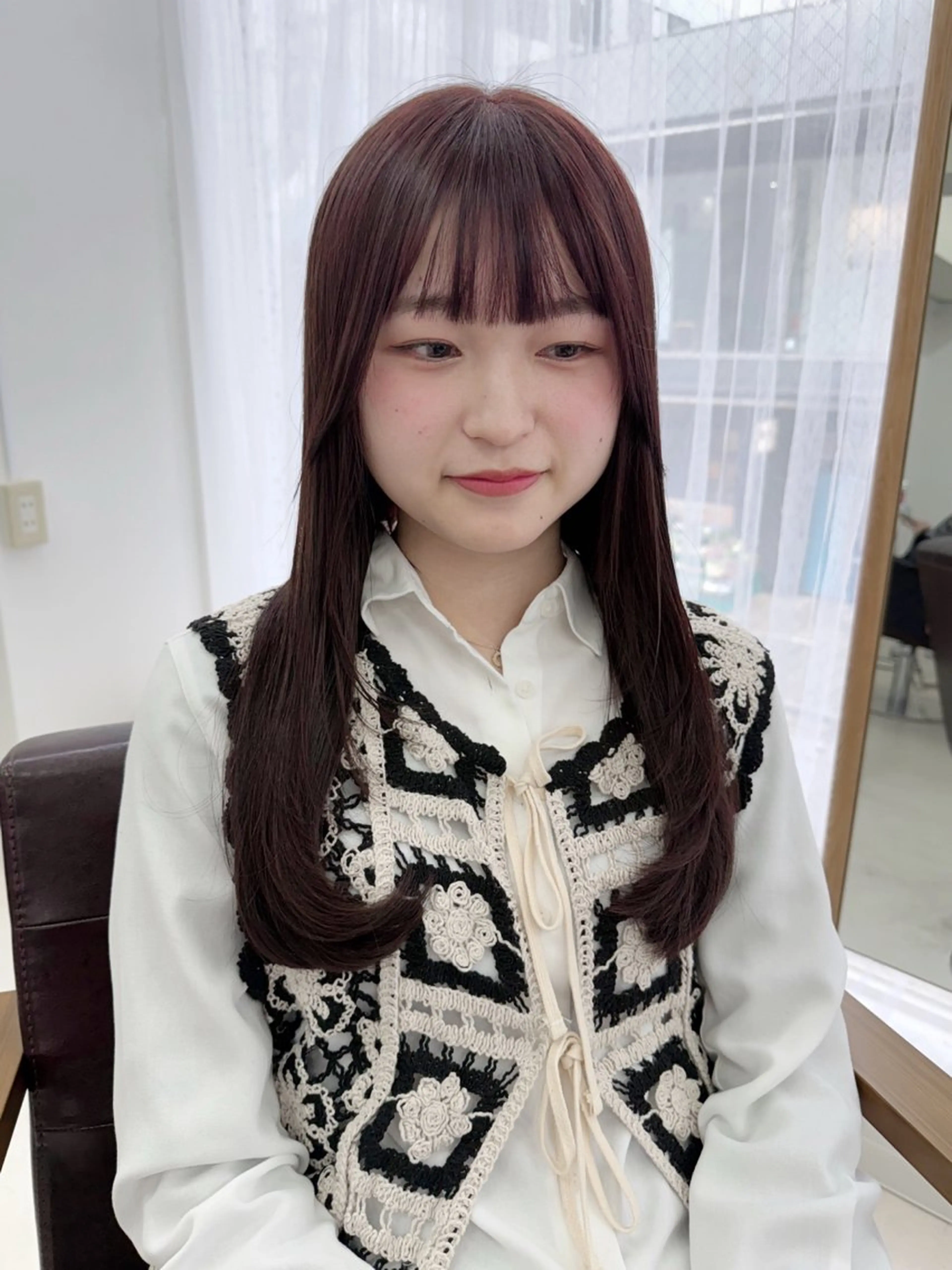 セミロング 韓国風透明感カラー／ Natsumiのヘアスタイル