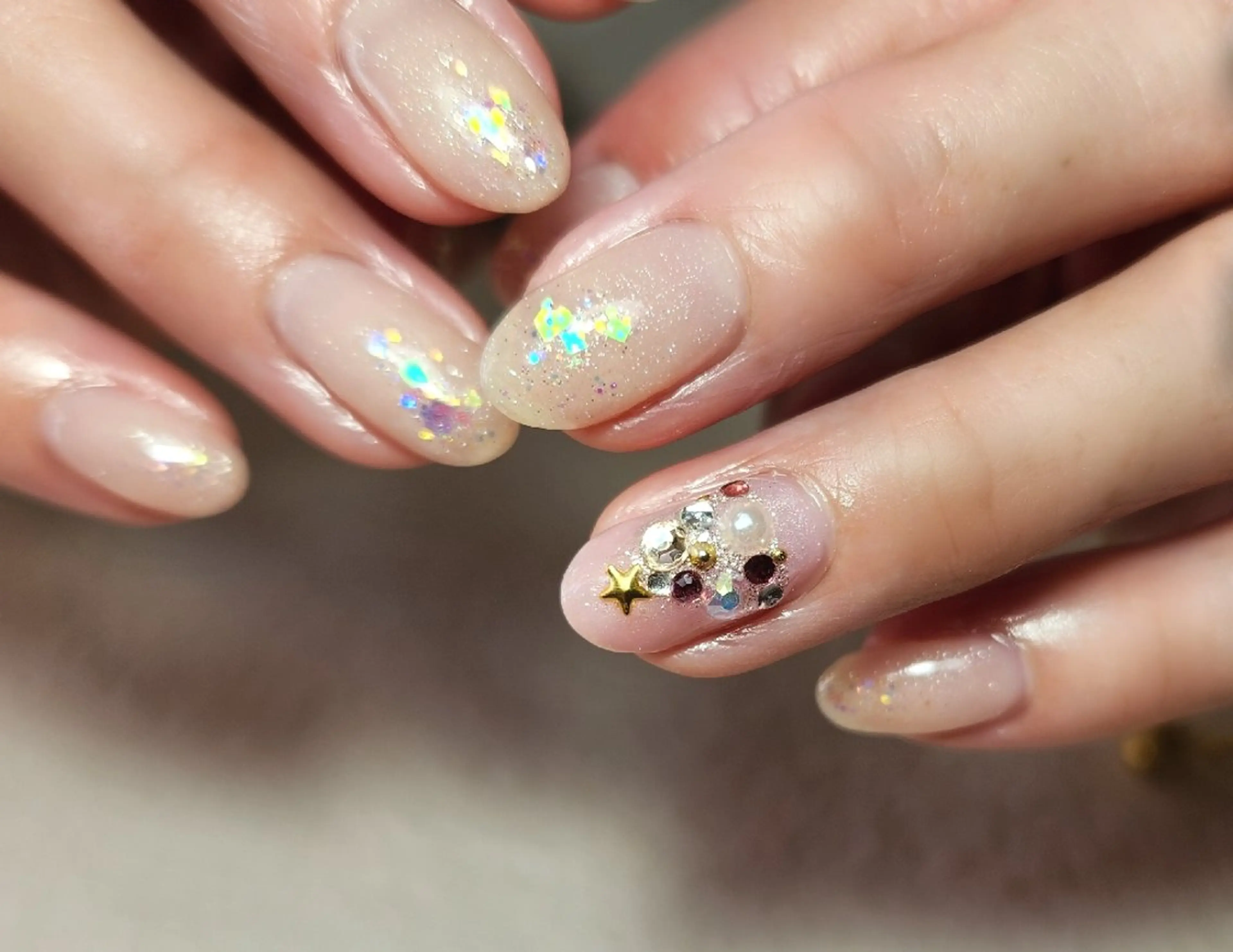 ネイル キラキラネイル ラメ(グリッター) 冬ネイル クリスマス ハンドネイル   BENNIEのネイルデザイン