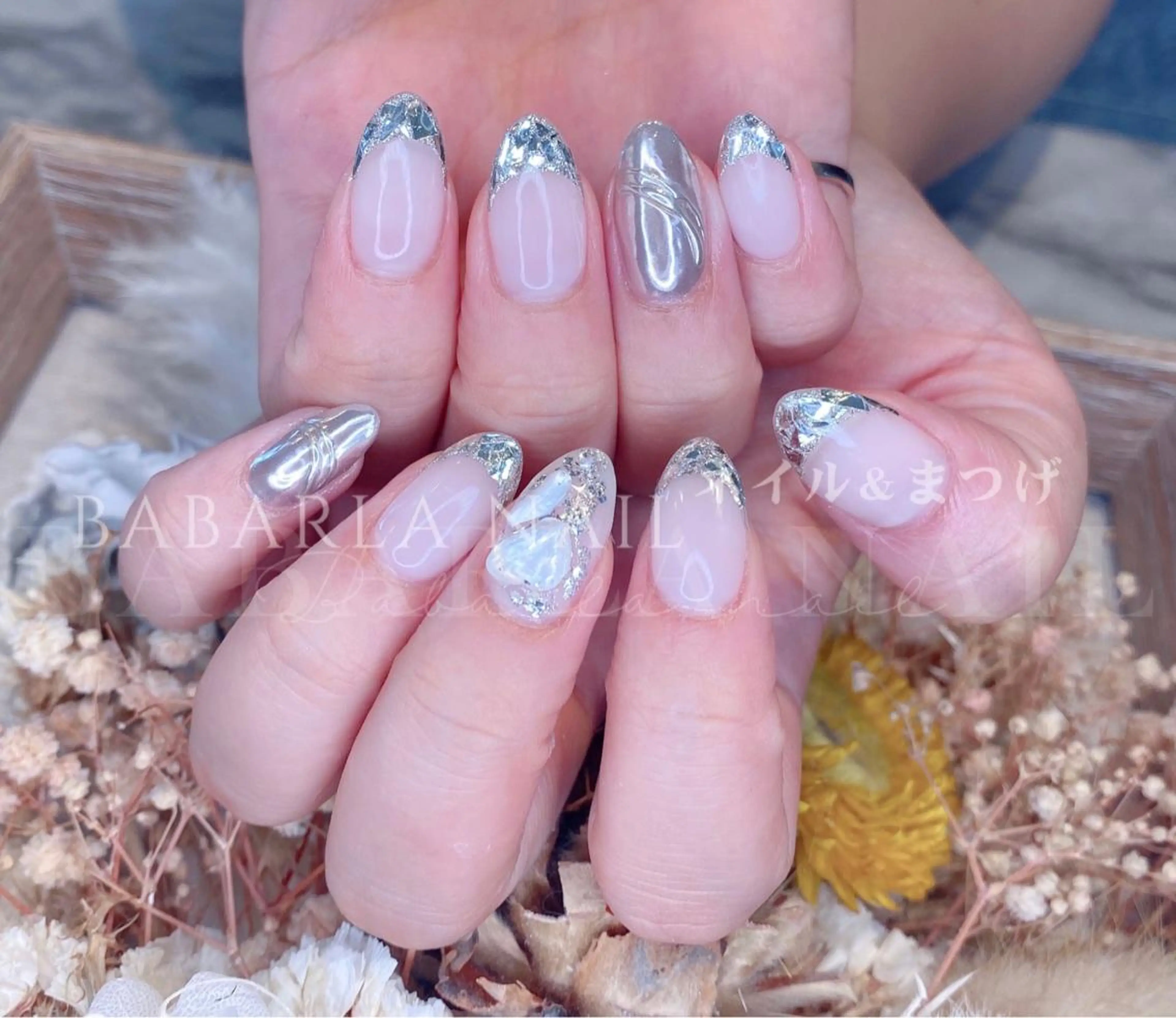 ネイル アートネイル フレンチネイル ミラーネイル シルバー ホワイト Babarla nailのネイルデザイン
