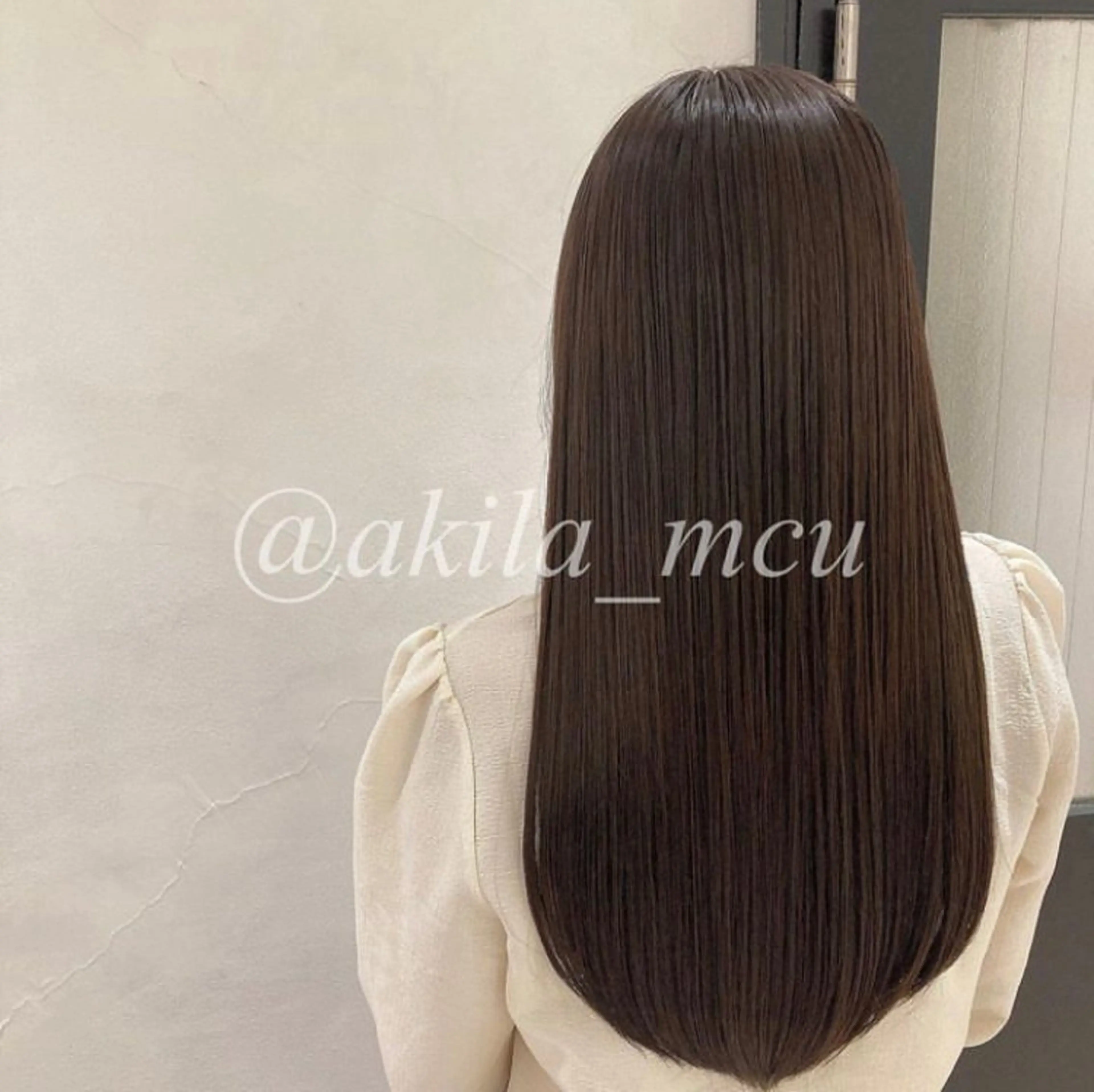 ロング カラー ヘアアレンジ アッシュ ブリーチ 透明感カラー グレージュ ブリーチなしカラー エグチ アキラのヘアスタイル
