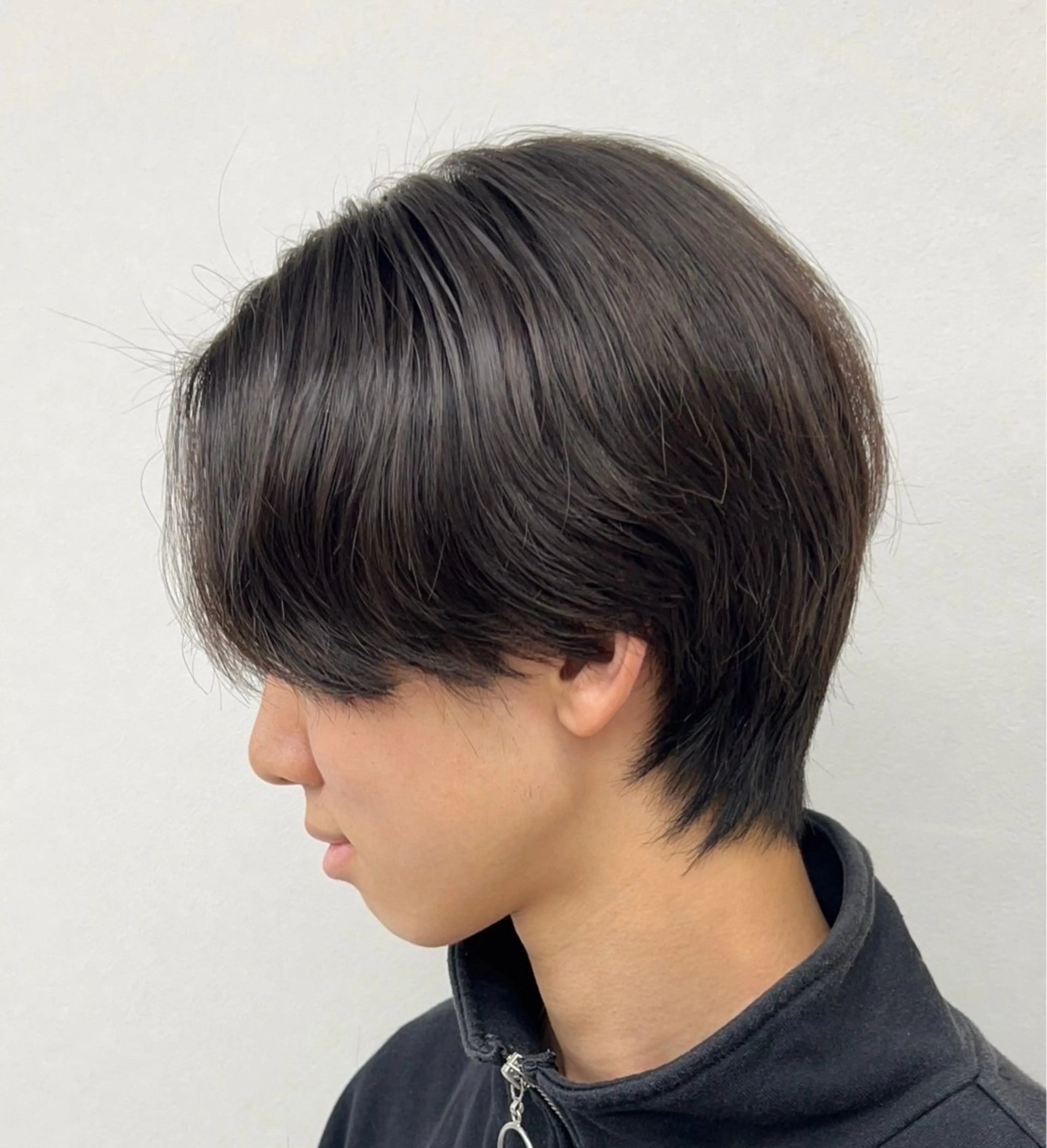 ミディアム メンズ 縮毛矯正 艶髪/メンズウルフ/ 毛流れ/AOTOのヘアスタイル