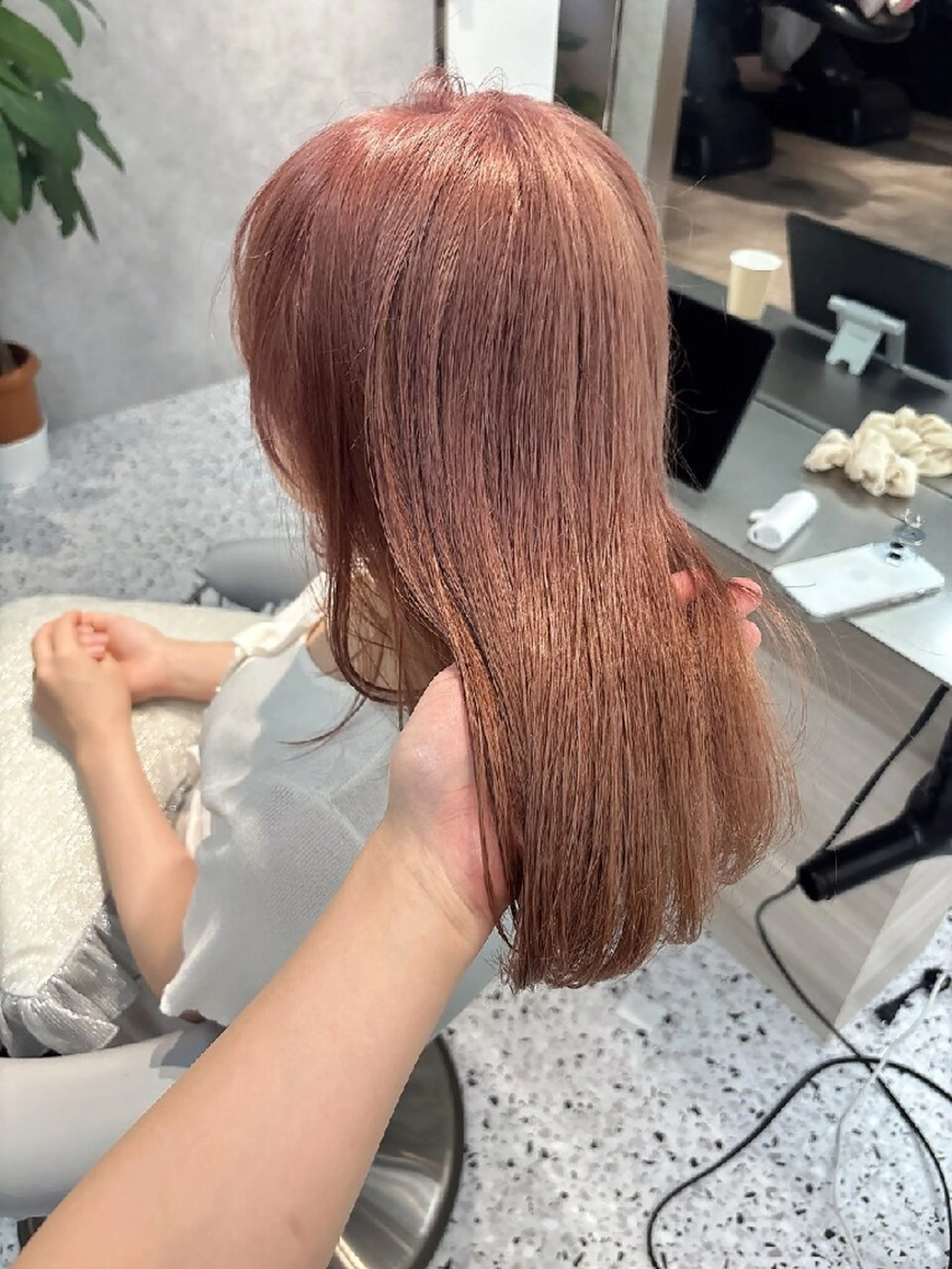 カラー ミディアム ヘアカラー トリートメント Lond Roleのヘアスタイル