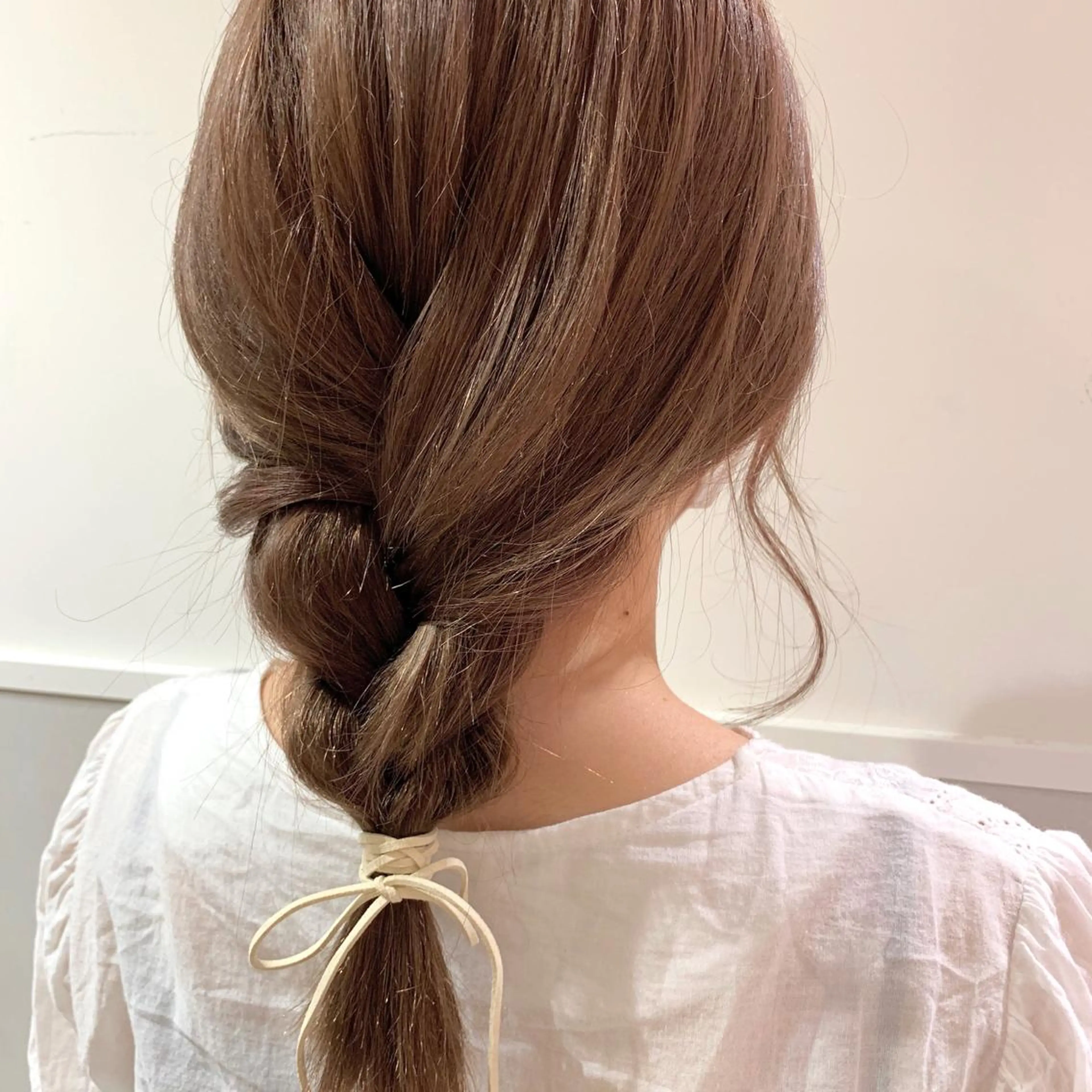 セミロング カラー ヘアアレンジ 髪質改善period.所属・いしかわまい🎀 髪質改善特価サロンのヘアスタイル