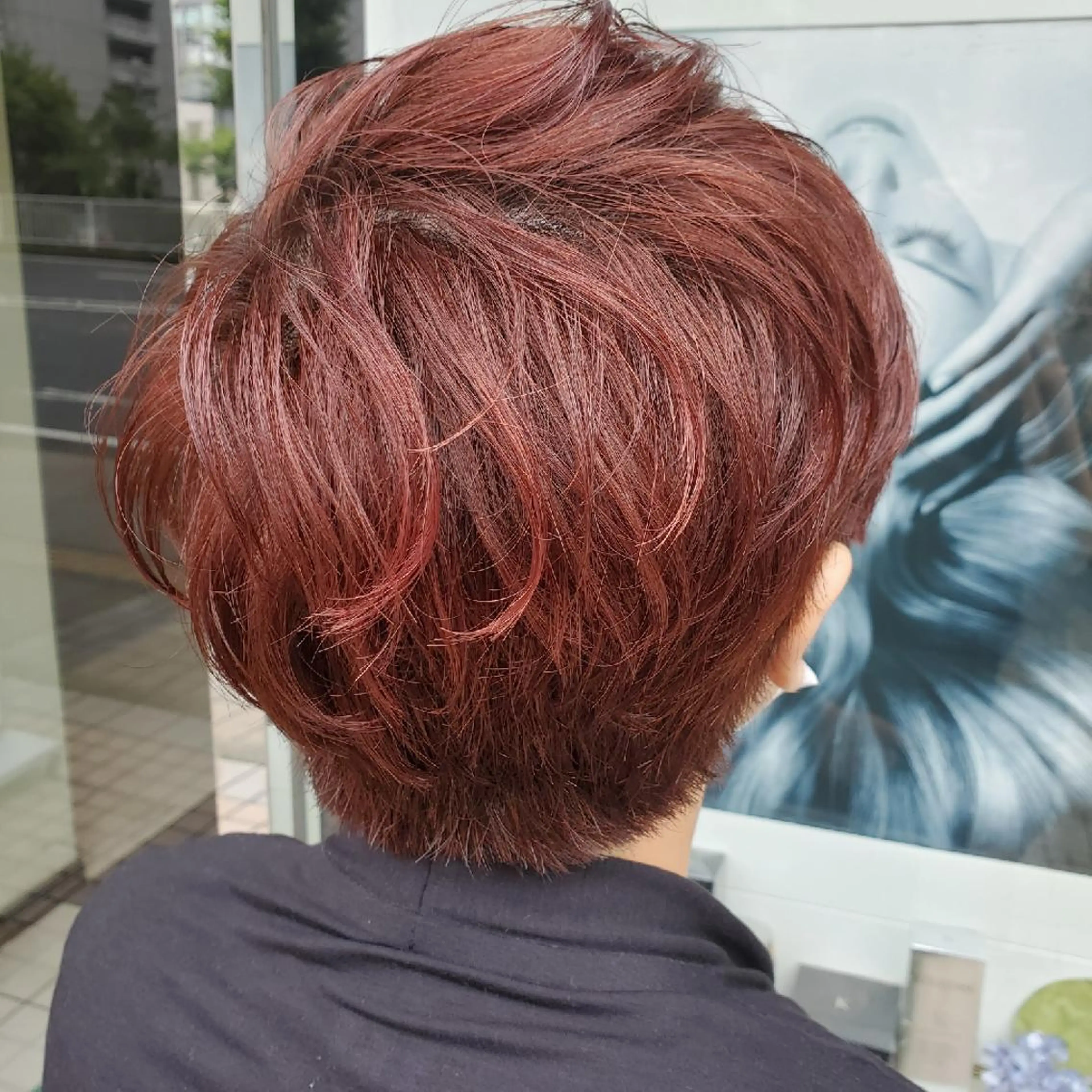 ショート カラー 推しアニメカラー🌈 ツヤ透明感カラー🦄のヘアスタイル