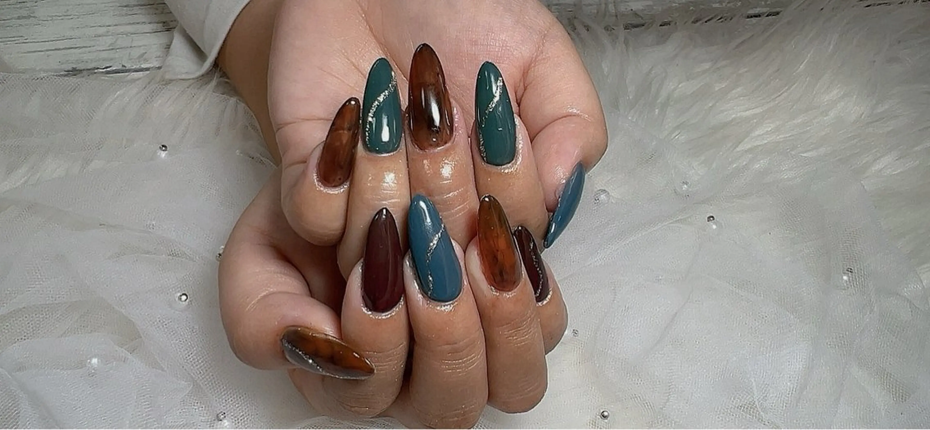 ネイル べっ甲ネイル Ruana Nailのネイルデザイン