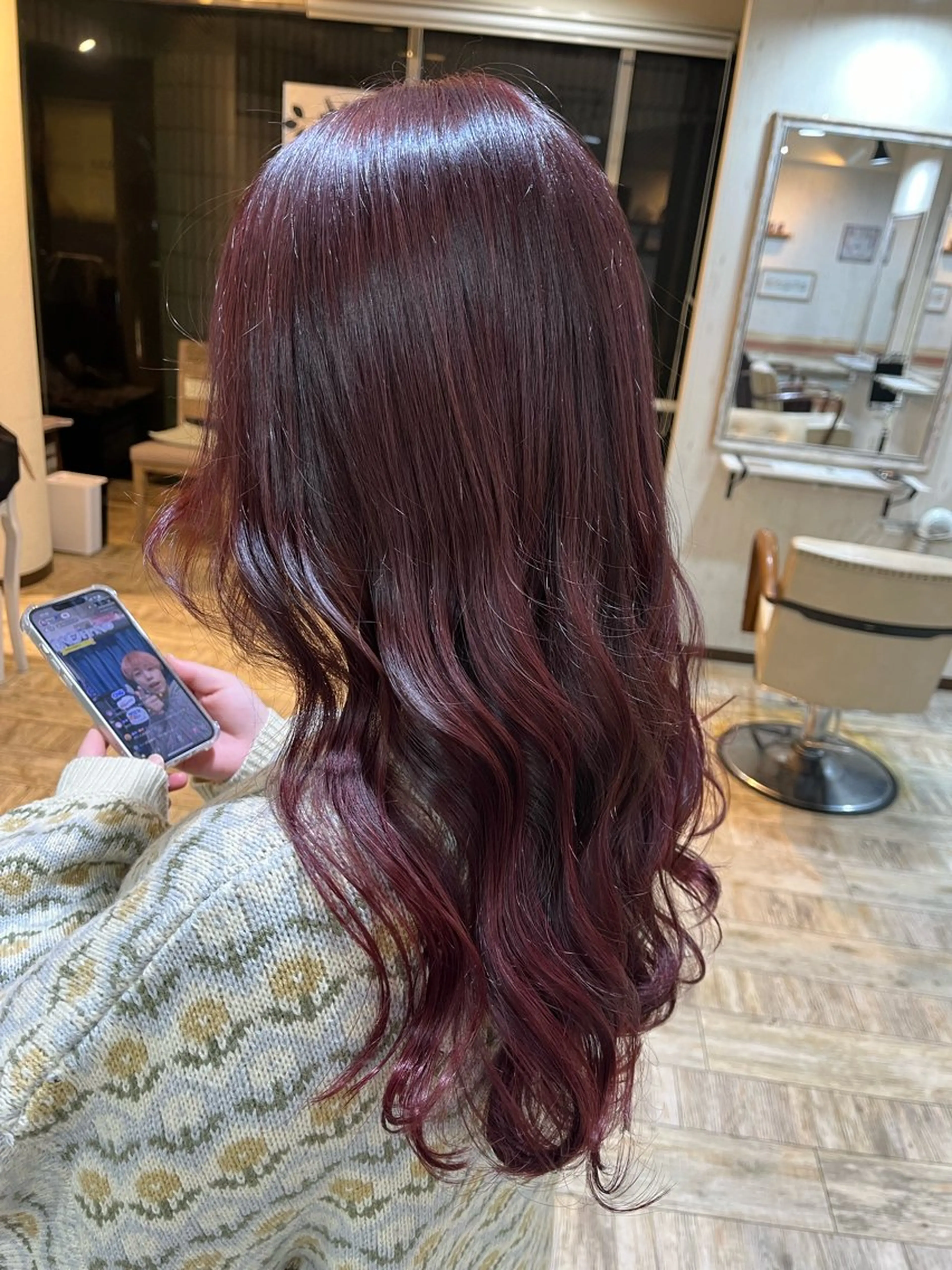 セミロング カラー キンサダ ワンリダのヘアスタイル