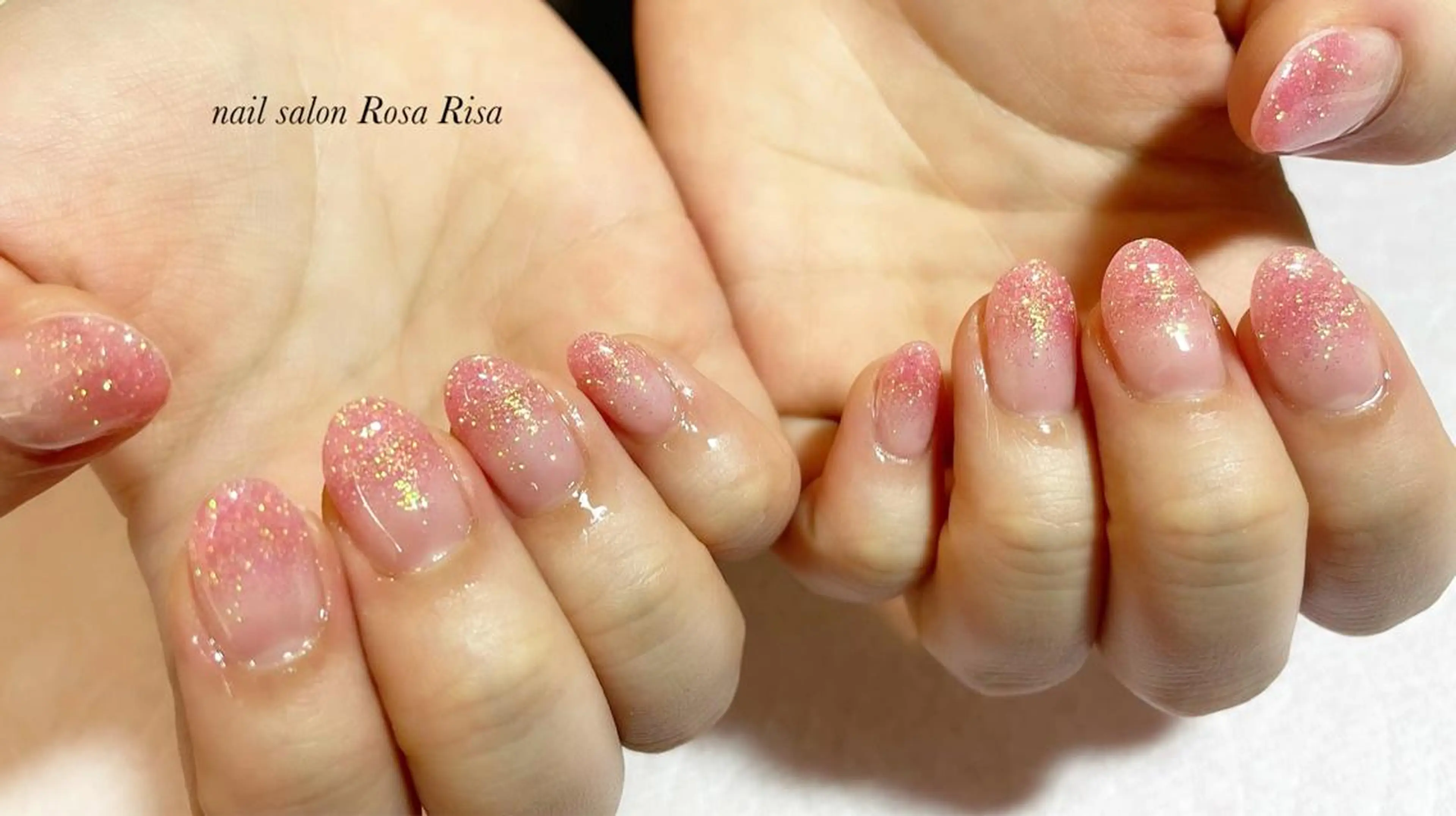 ミディアム ネイル オーロラネイル ピンク ハンドネイル ネイルスタジオ シェイクユアハンズのネイルデザイン