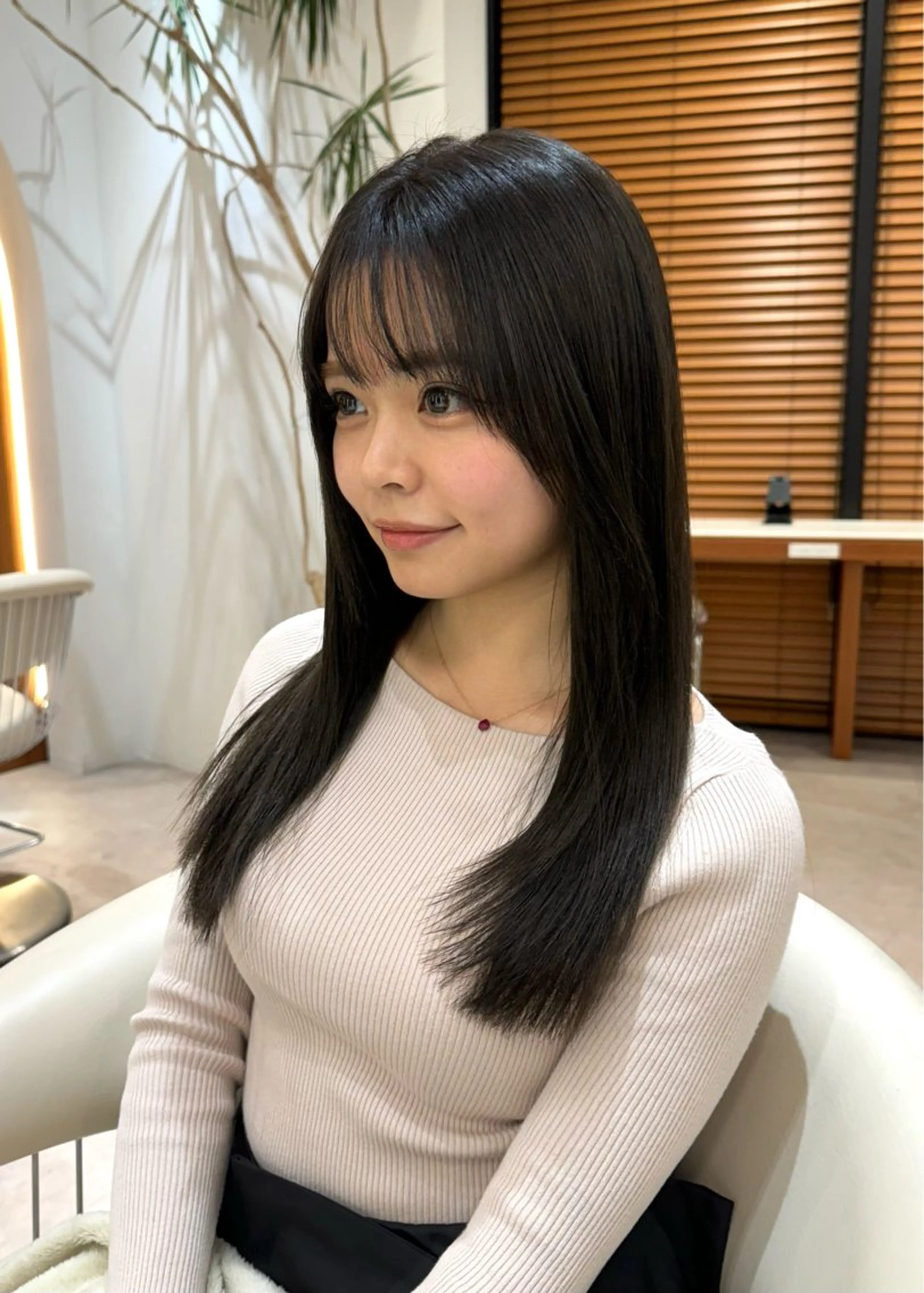 セミロング カラー グレージュ オリーブカラー オリーブグレージュ オリーブグレー 韓国風ヘア カット ヘアカラー トリートメント ヘアセット 韓国レイヤー🇰🇷 韓国研修◎渋谷カイトのヘアスタイル