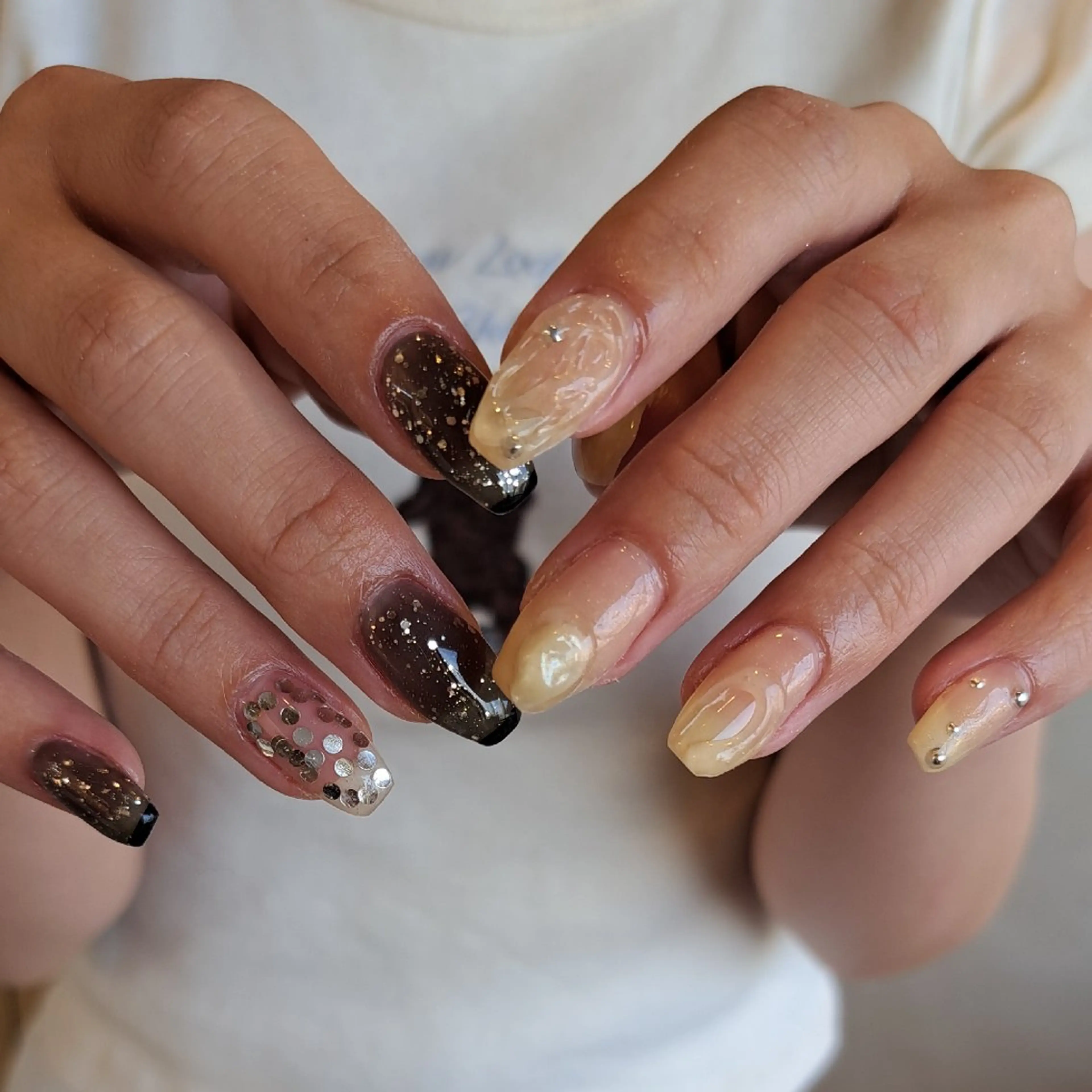 ネイル アートネイル ジェルネイル ホログラムネイル 持ち込み ぷっくりネイル Nail mood /アートし放題のネイルデザイン