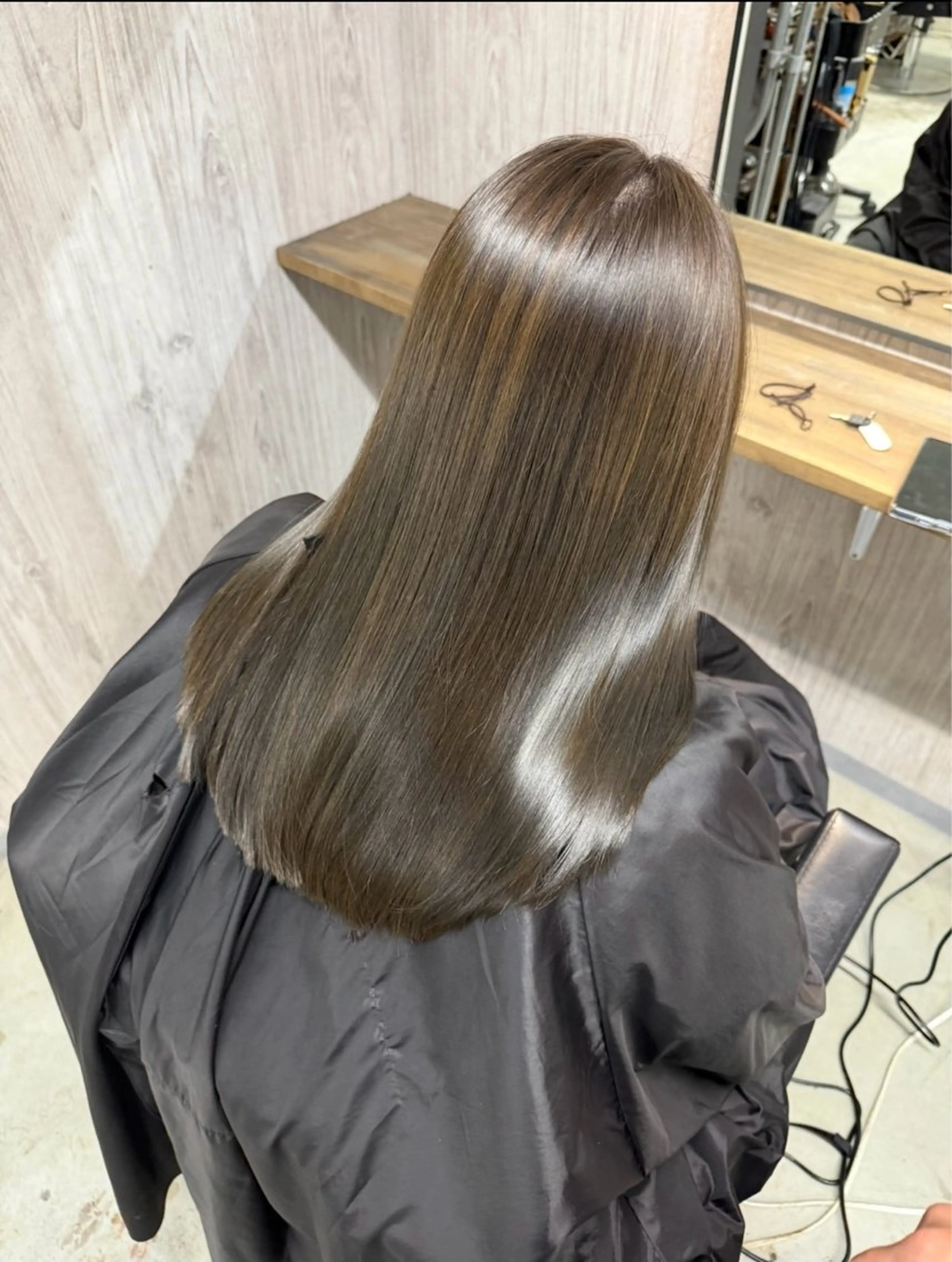 セミロング 縮毛矯正 lafit YURITOのヘアスタイル