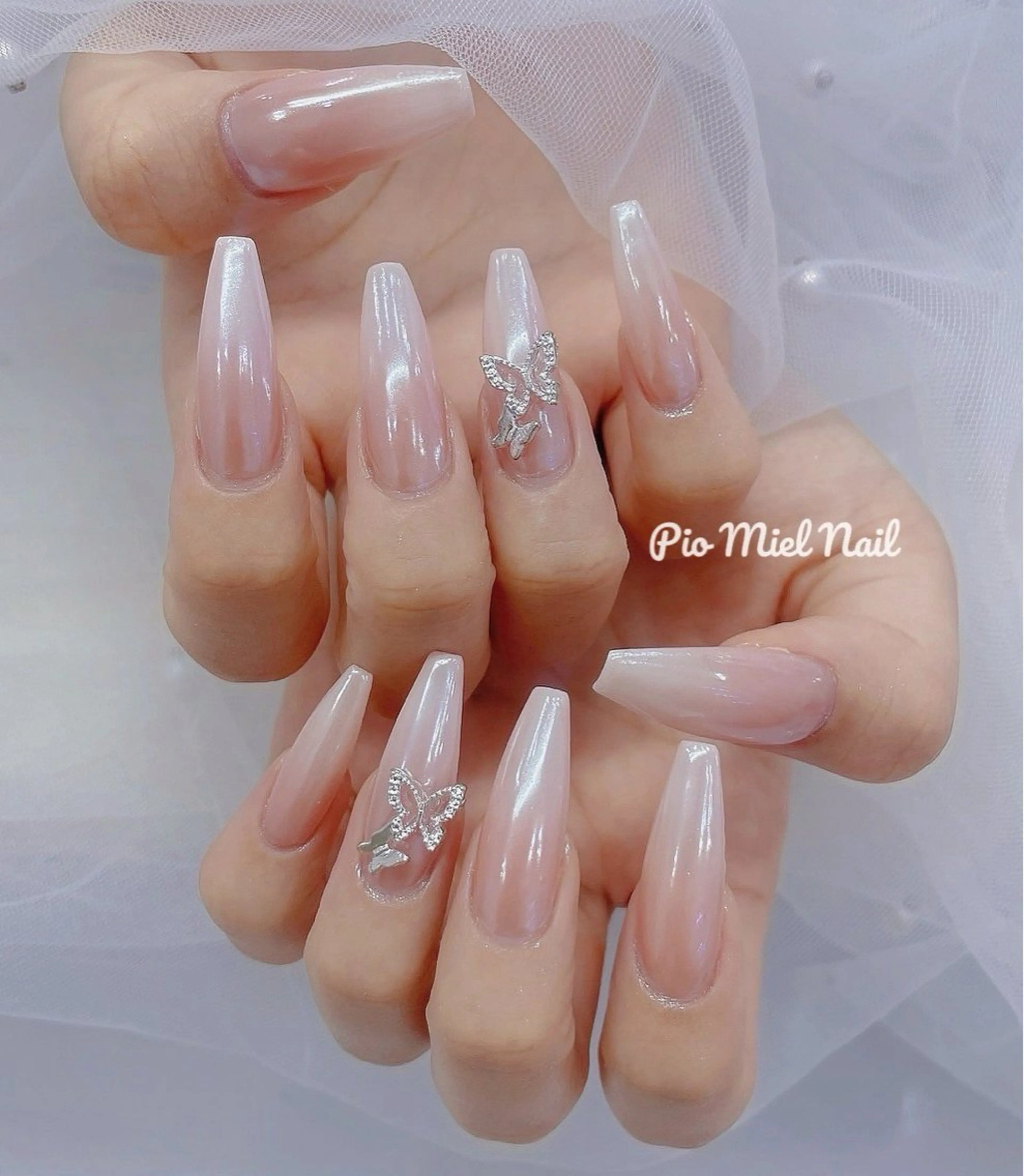 ネイル オーロラネイル クリアネイル ジェルネイル ロングネイル パラジェル ハンドネイル HANA 長さだしのネイルデザイン