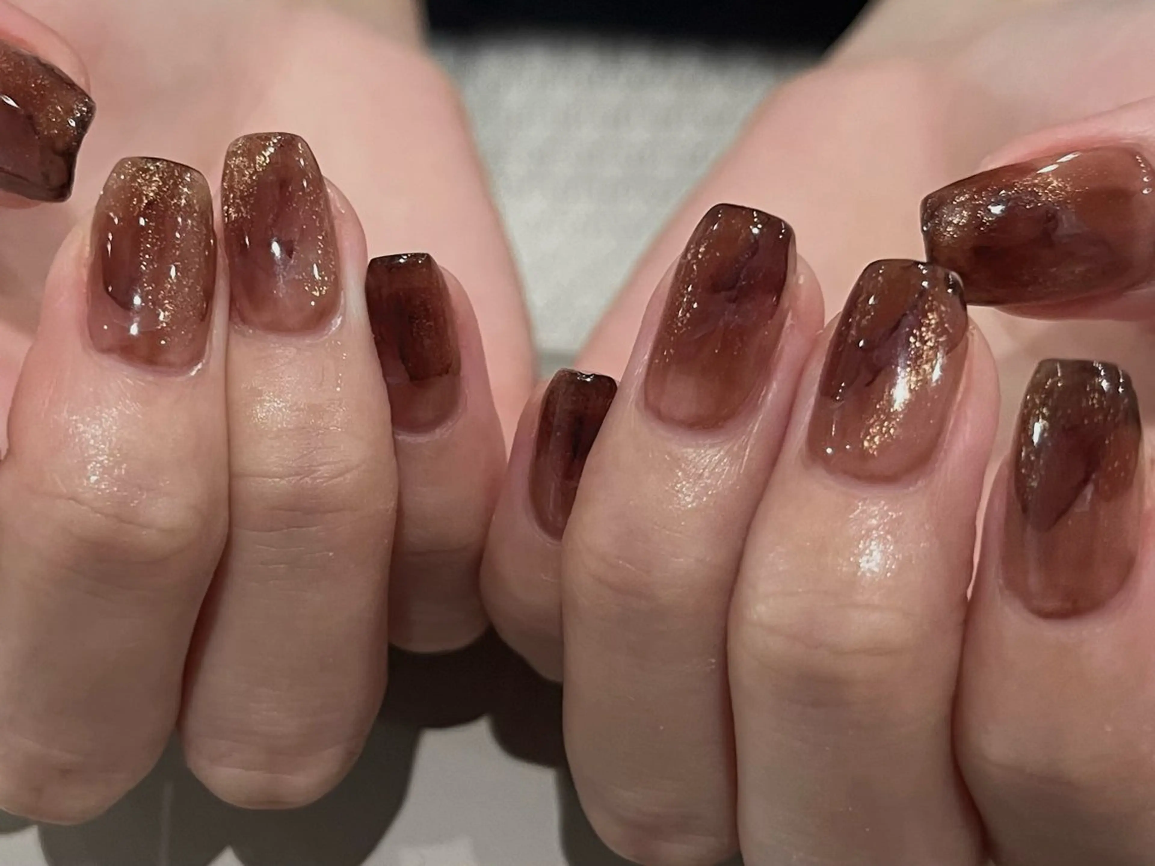 ネイル ブラウン ハンドネイル scré as Ételのネイルデザイン