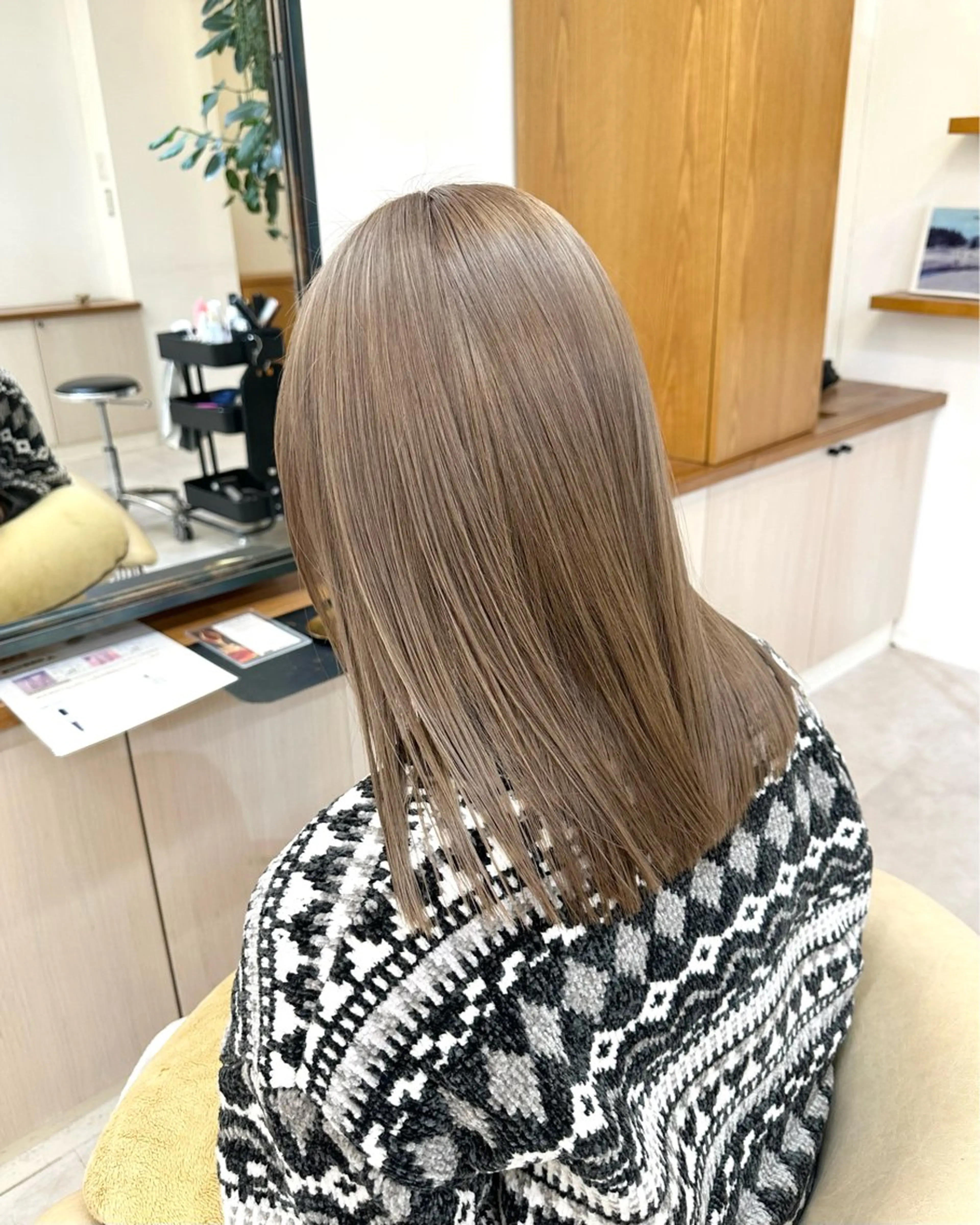 ミディアム リンダ所属・ボブ/ブリーチ 顔周り/すずきのヘアスタイル