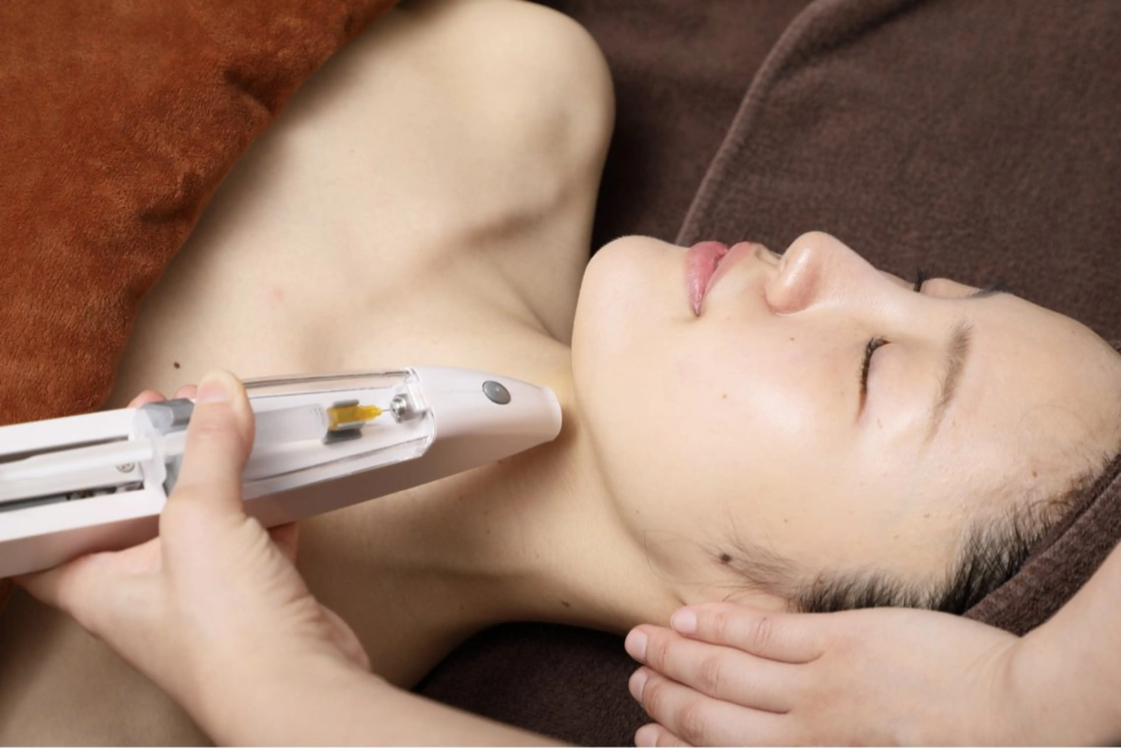 【エクソソーム成長因子フェイシャル】毛穴洗浄/毛穴吸引付きの贅沢なフェイシャルコース✨の写真