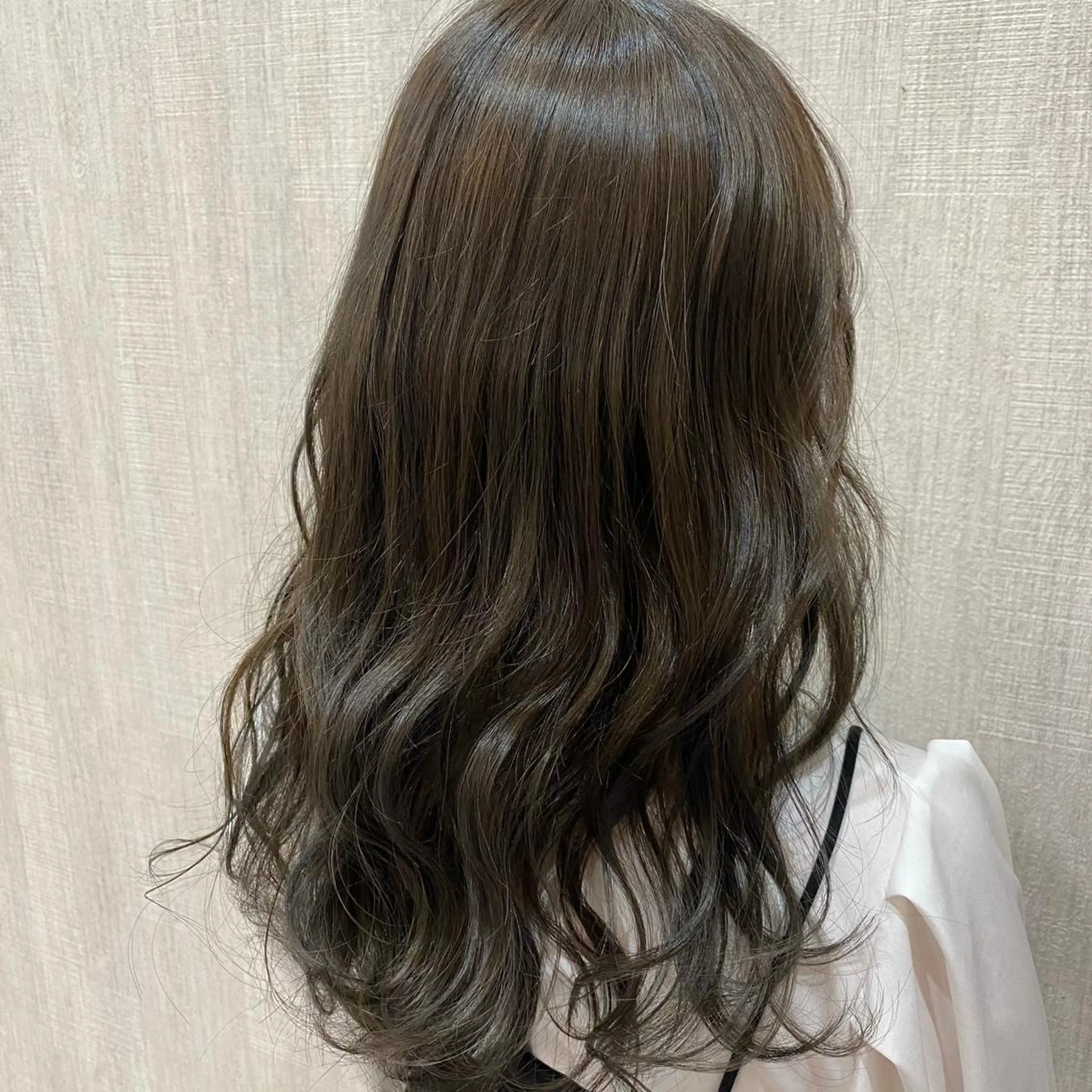 ロング カラー ヘアカラー 🫧透け感⋆艶髪💎 山口アヤカのヘアスタイル