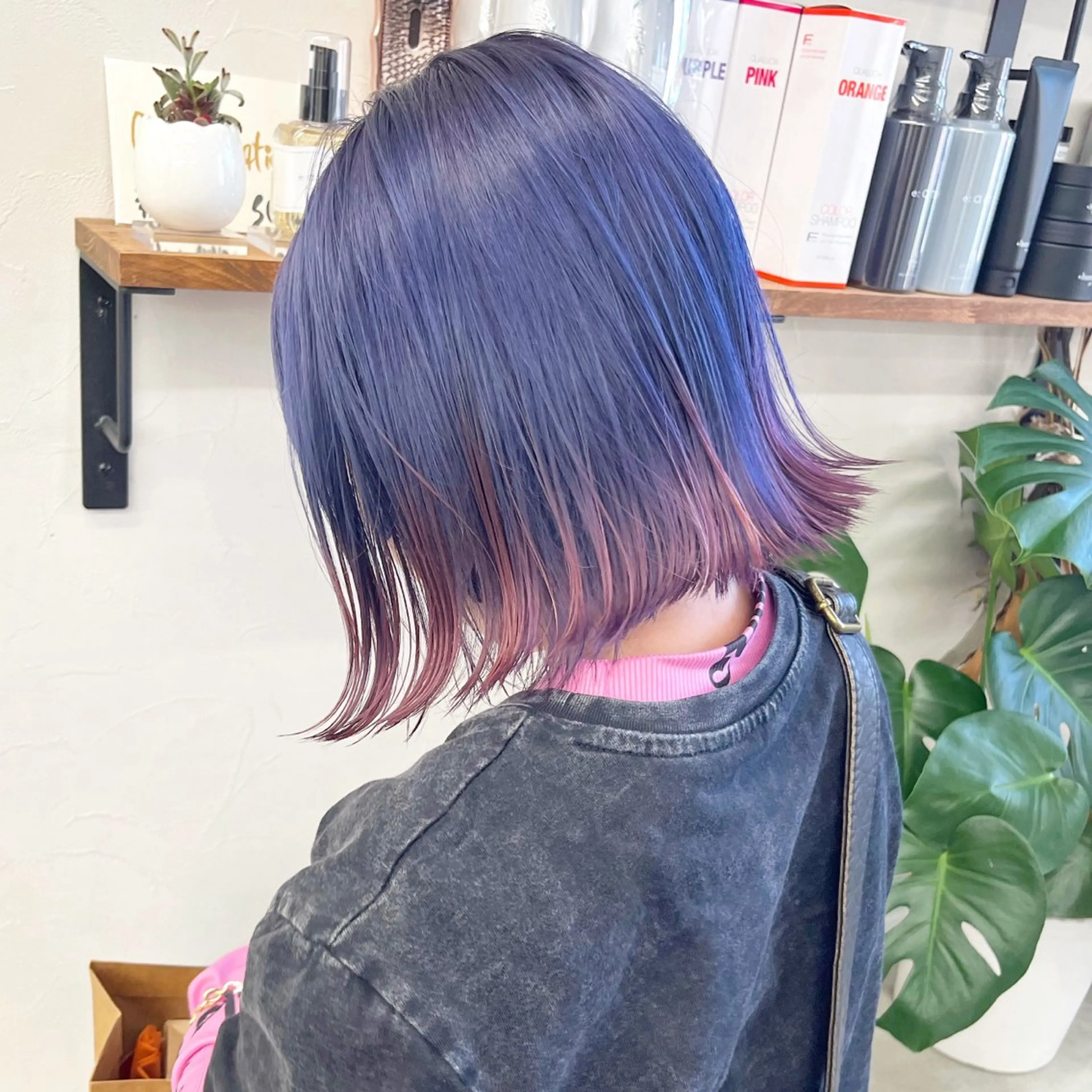 ショート カラー ブリーチ グラデーションカラー ブリーチなしカラー ボブ レイヤーカット カット ヘアカラー トリートメント 初めてのショート お任せください✂️のヘアスタイル