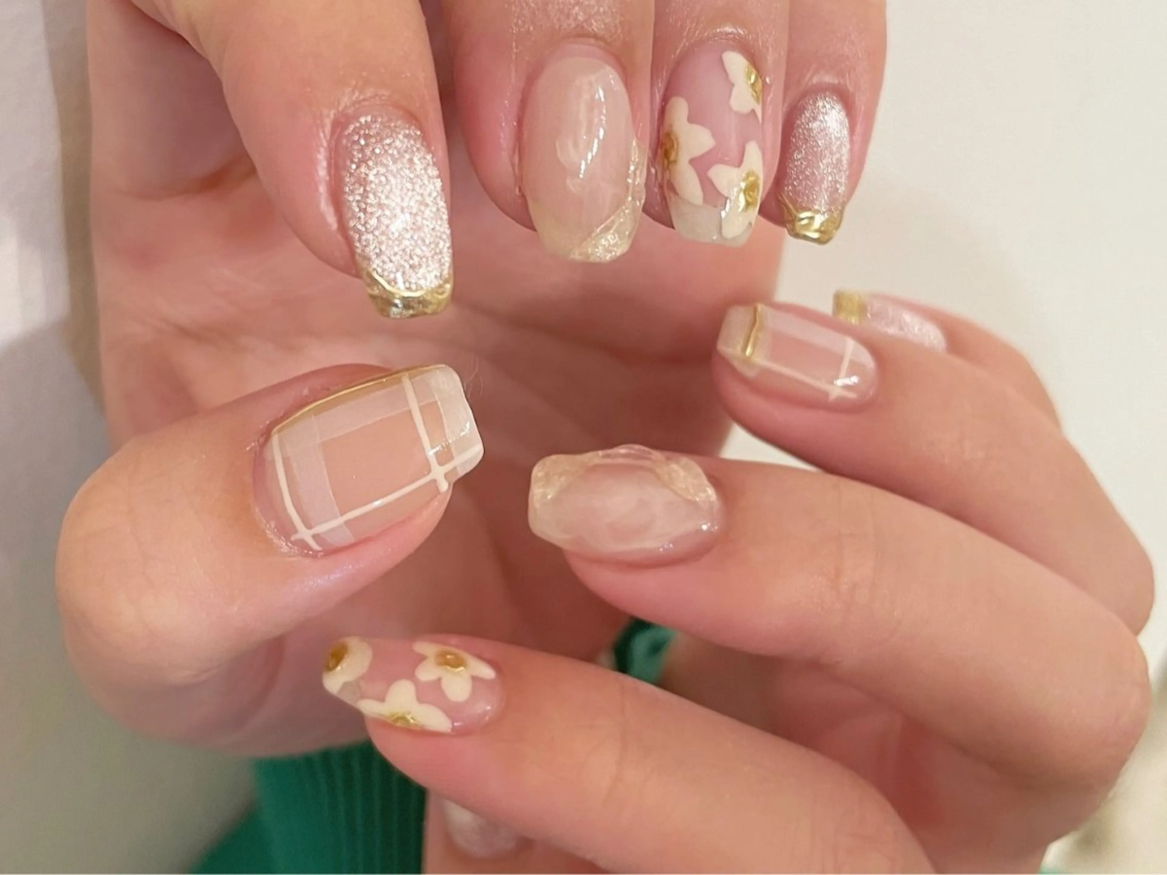 ネイル ハンドネイル essence所属・pétit maakoのネイルデザイン