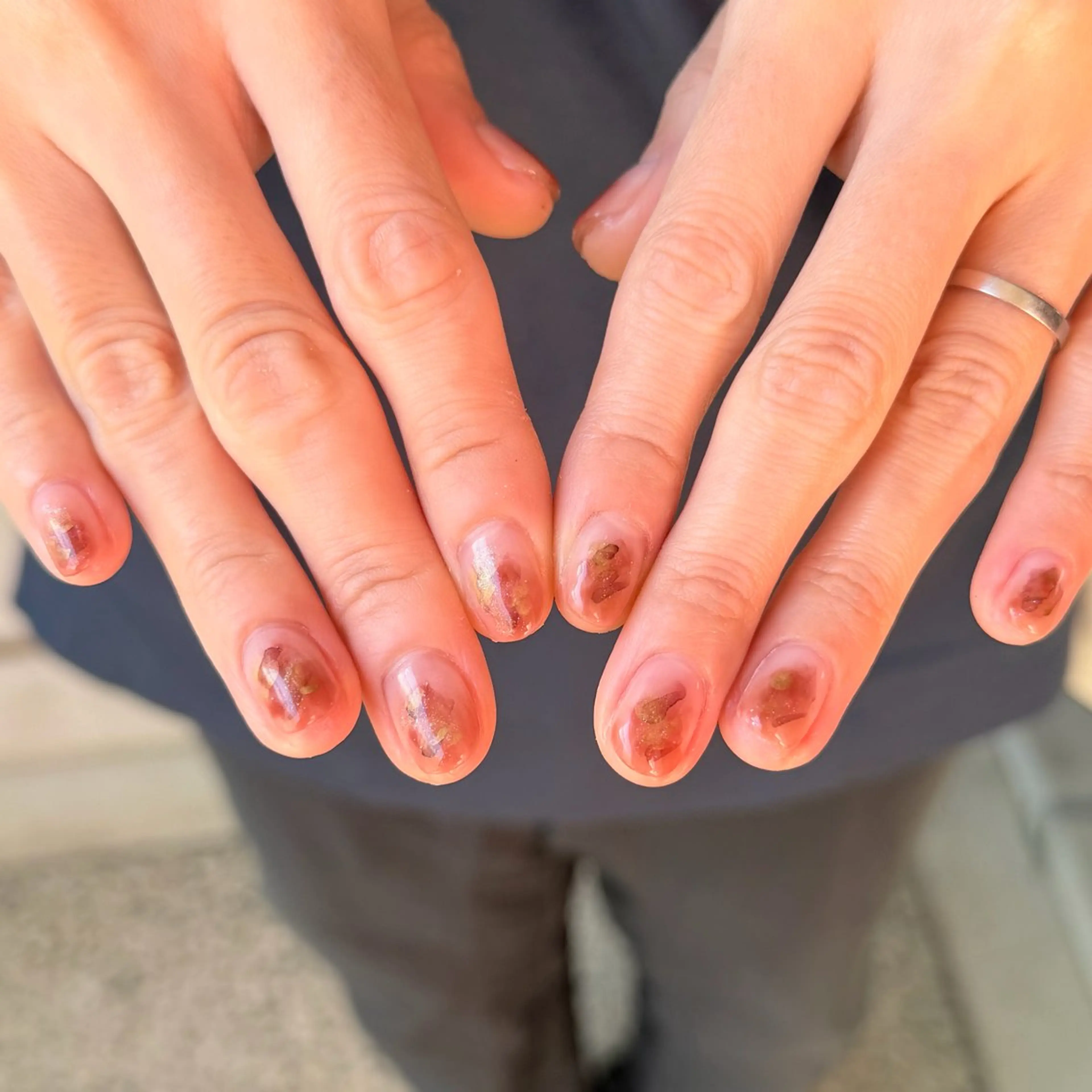 ネイル ボルドー ニュアンスネイル 赤色 ハンドネイル soleil所属・舞鶴 奈々美のネイルデザイン