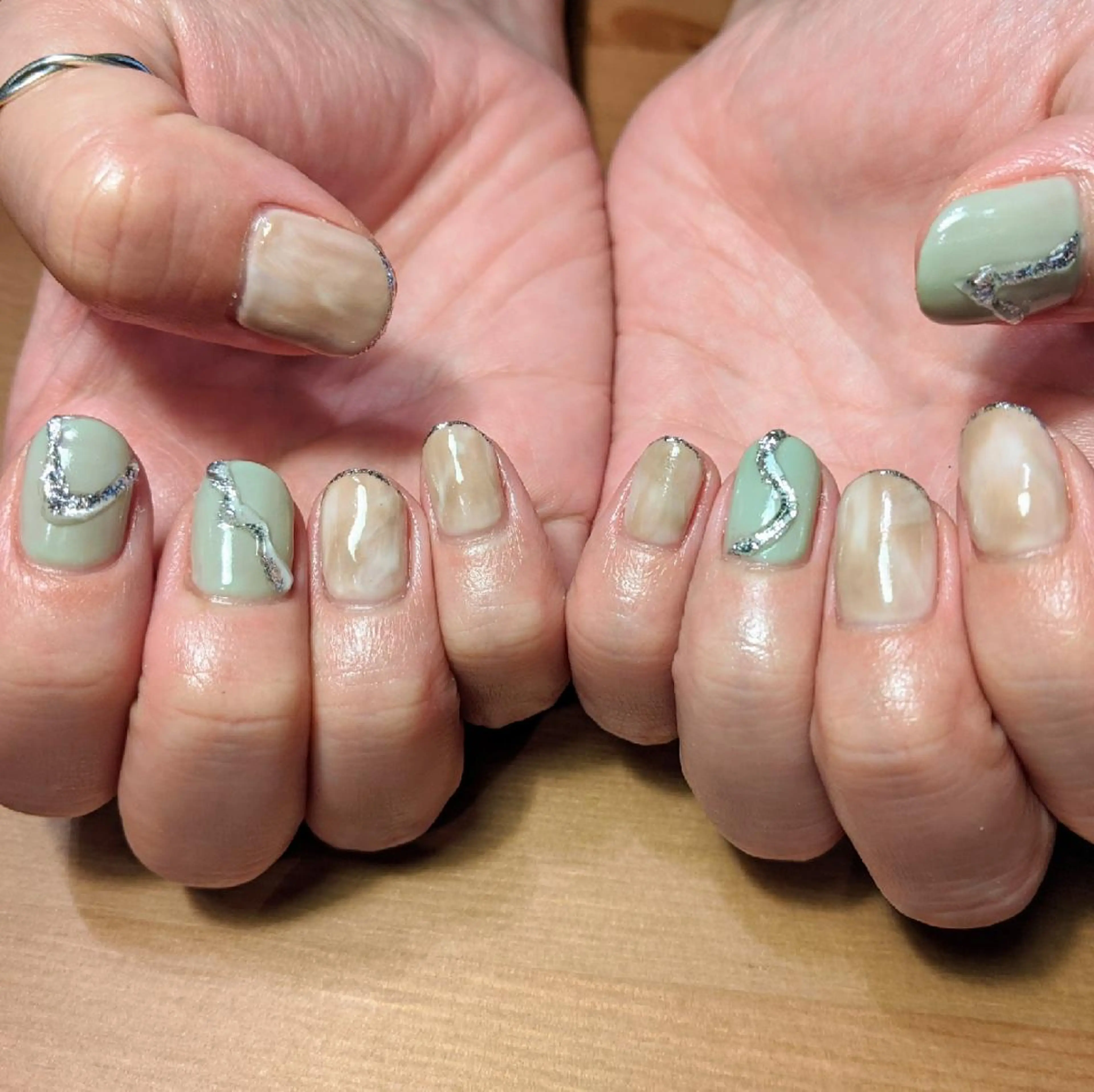 ネイル ｱｲﾗｯｼｭ ﾈｲﾙ ｻﾛﾝ つけるのマツエク・マツパデザイン