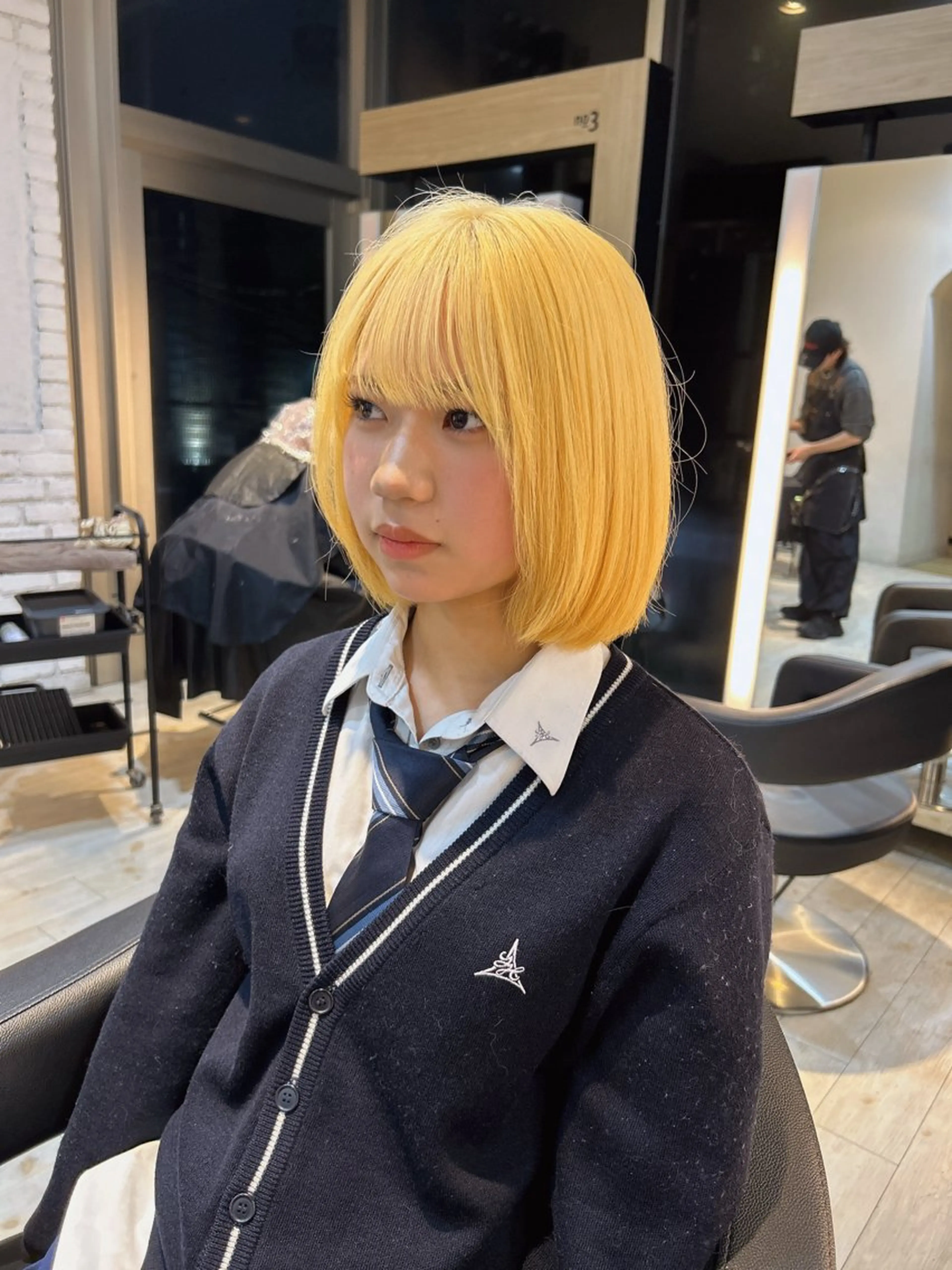 ミディアム カラー ブリーチ 抜きっぱなしブロンド ブロンド ボブ カット ヘアカラー トリートメント 有働由良／ハイトーン ／韓国メンズヘアのヘアスタイル