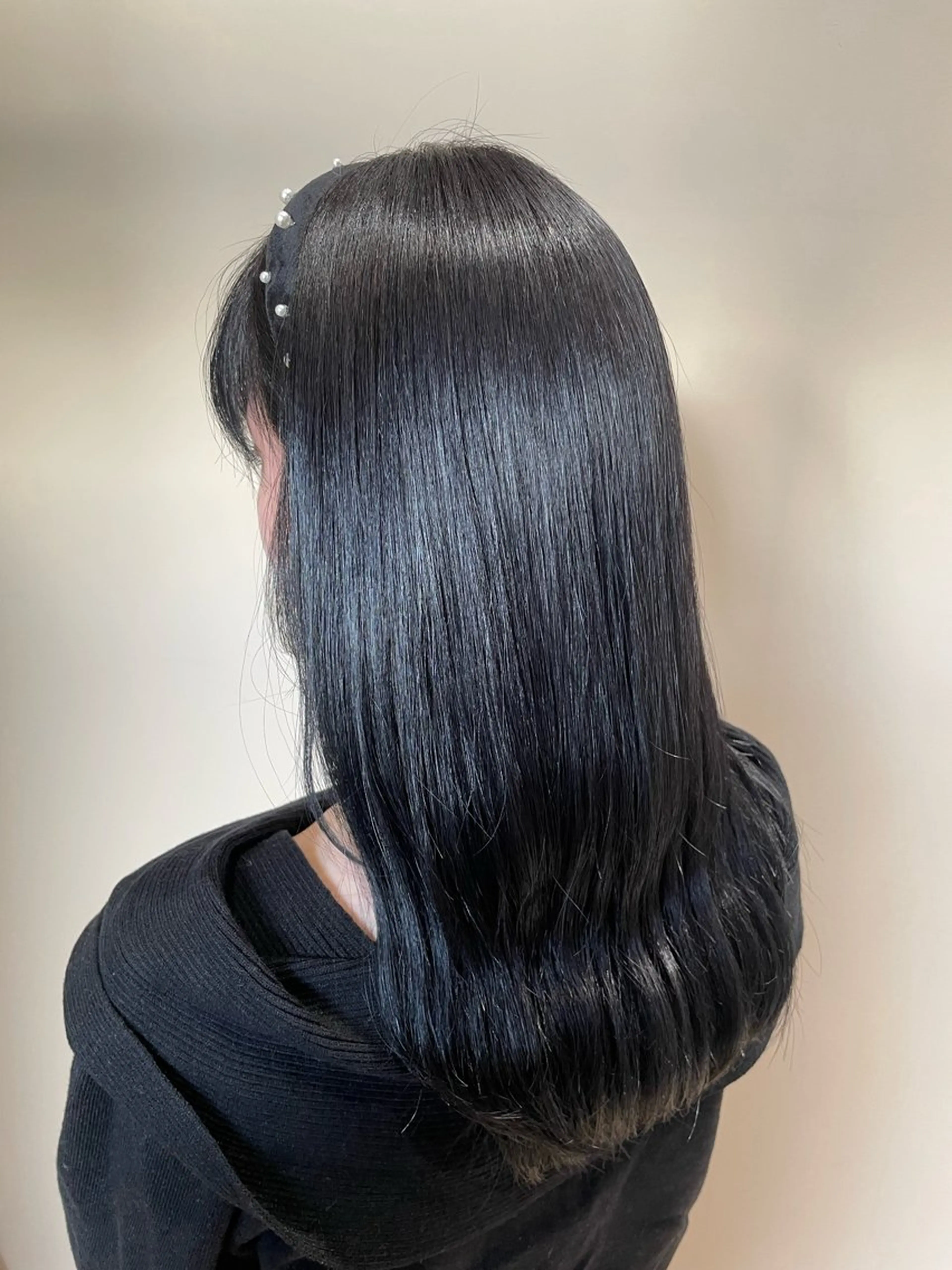 カラー 黒髪 ブルーカラー ブルーブラック 黒島優香🦋 /縮毛矯正/髪質改善のヘアスタイル