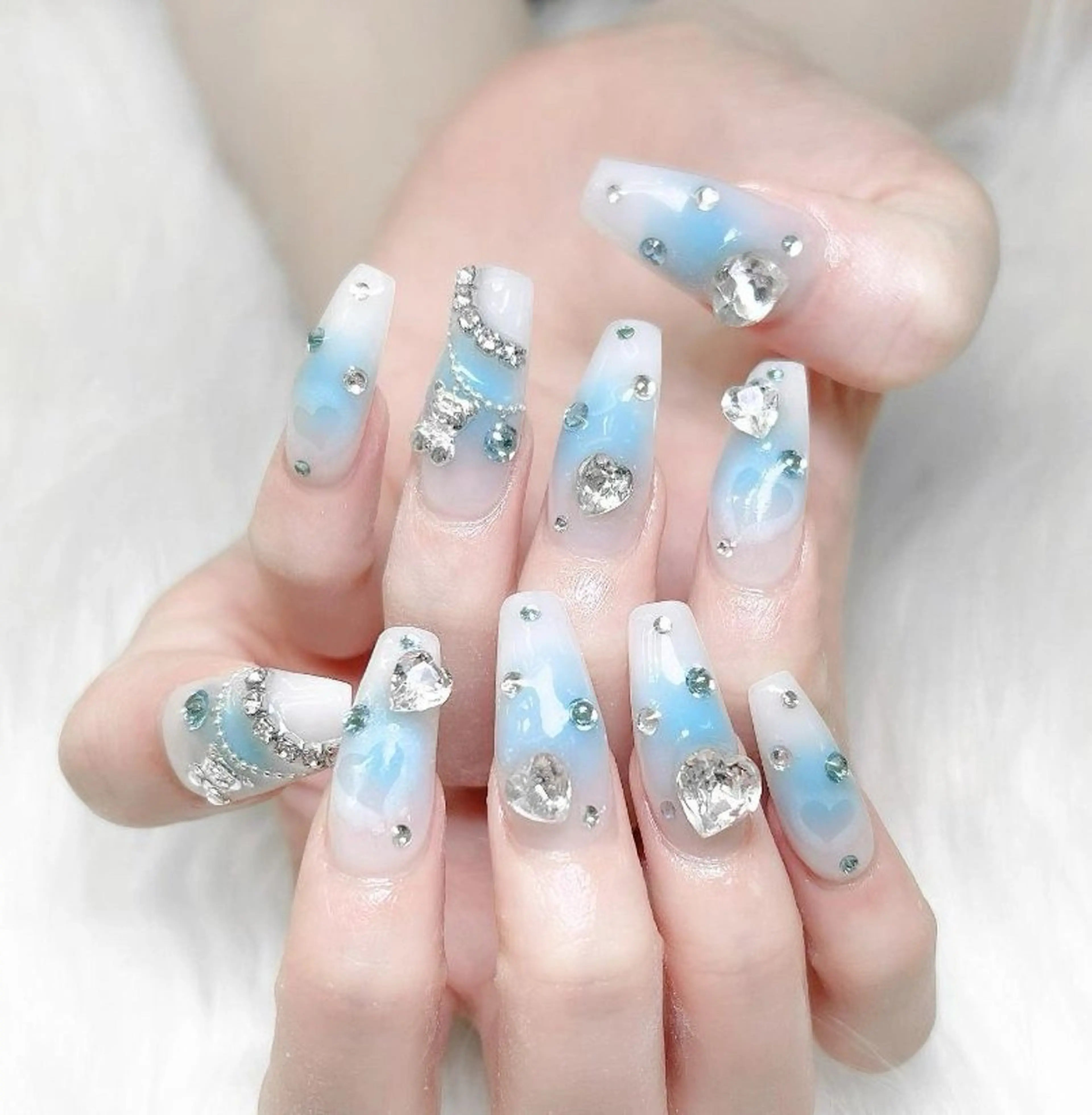 ネイル マグネットネイル ピンク ネイルチップ 冬ネイル クリスマス Lee Nailsのネイルデザイン