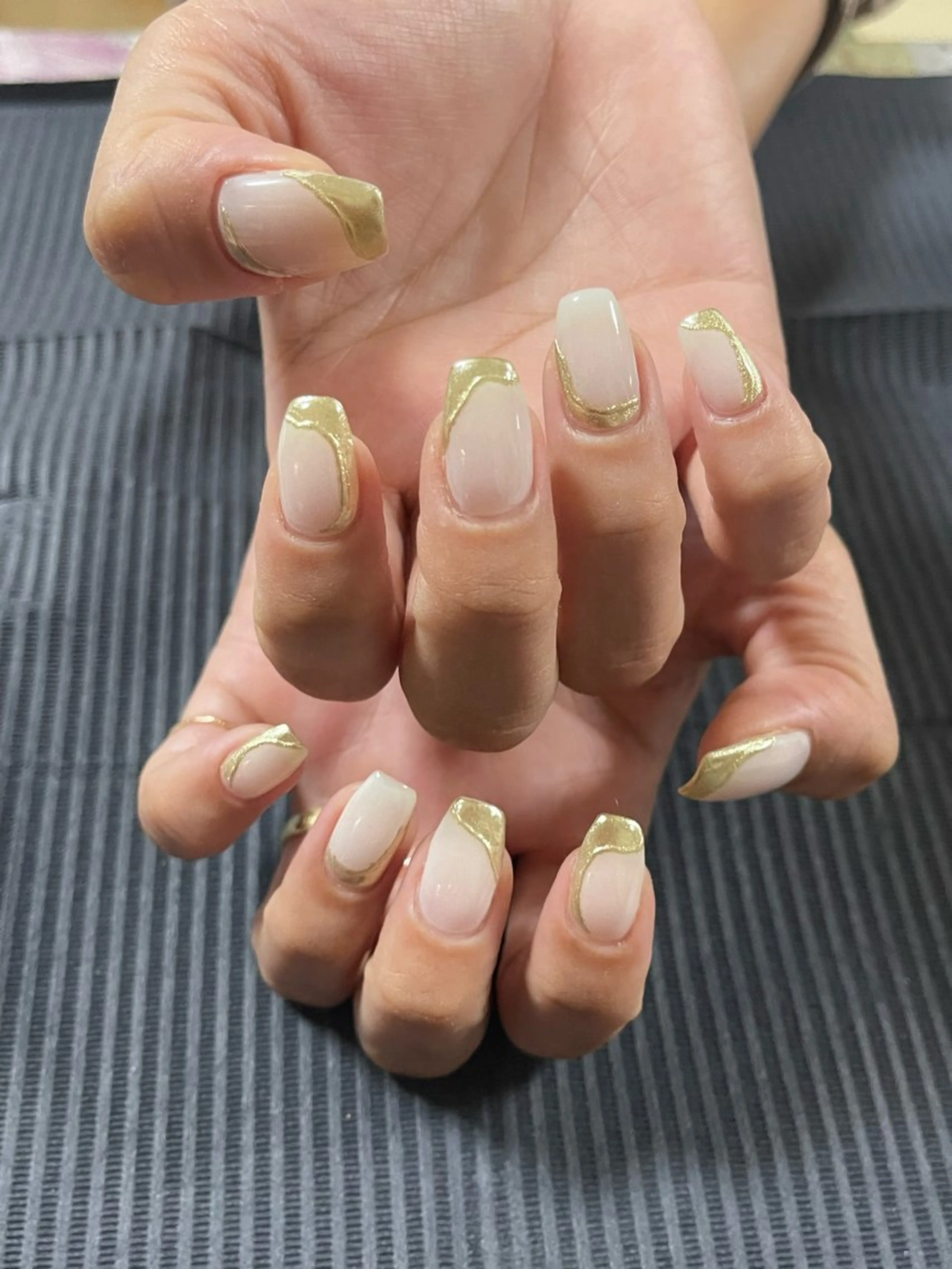 ネイル アートネイル ミラーネイル Nobody_ Linのネイルデザイン