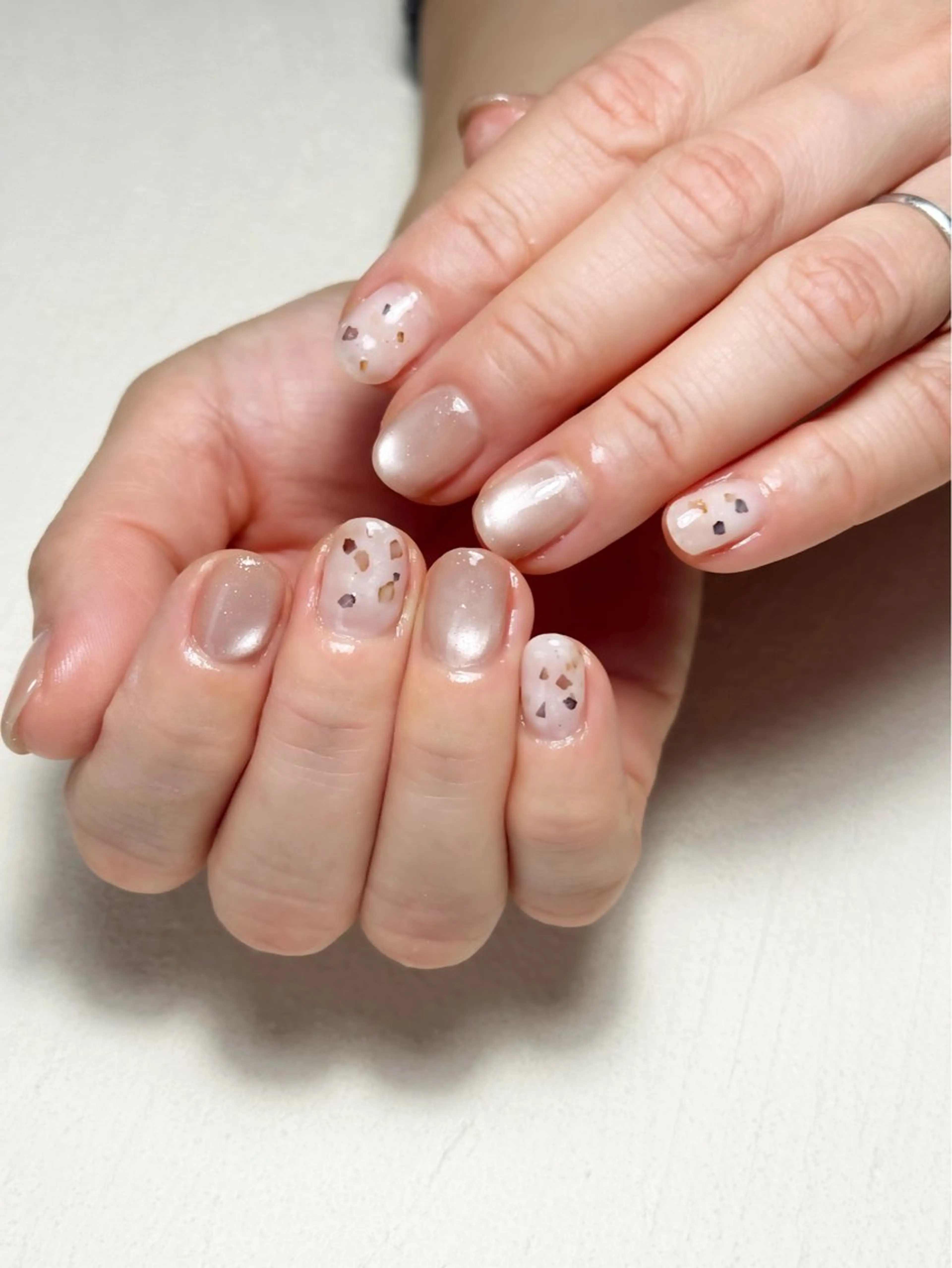 ネイル ハンドネイル Tiny Glowのネイルデザイン