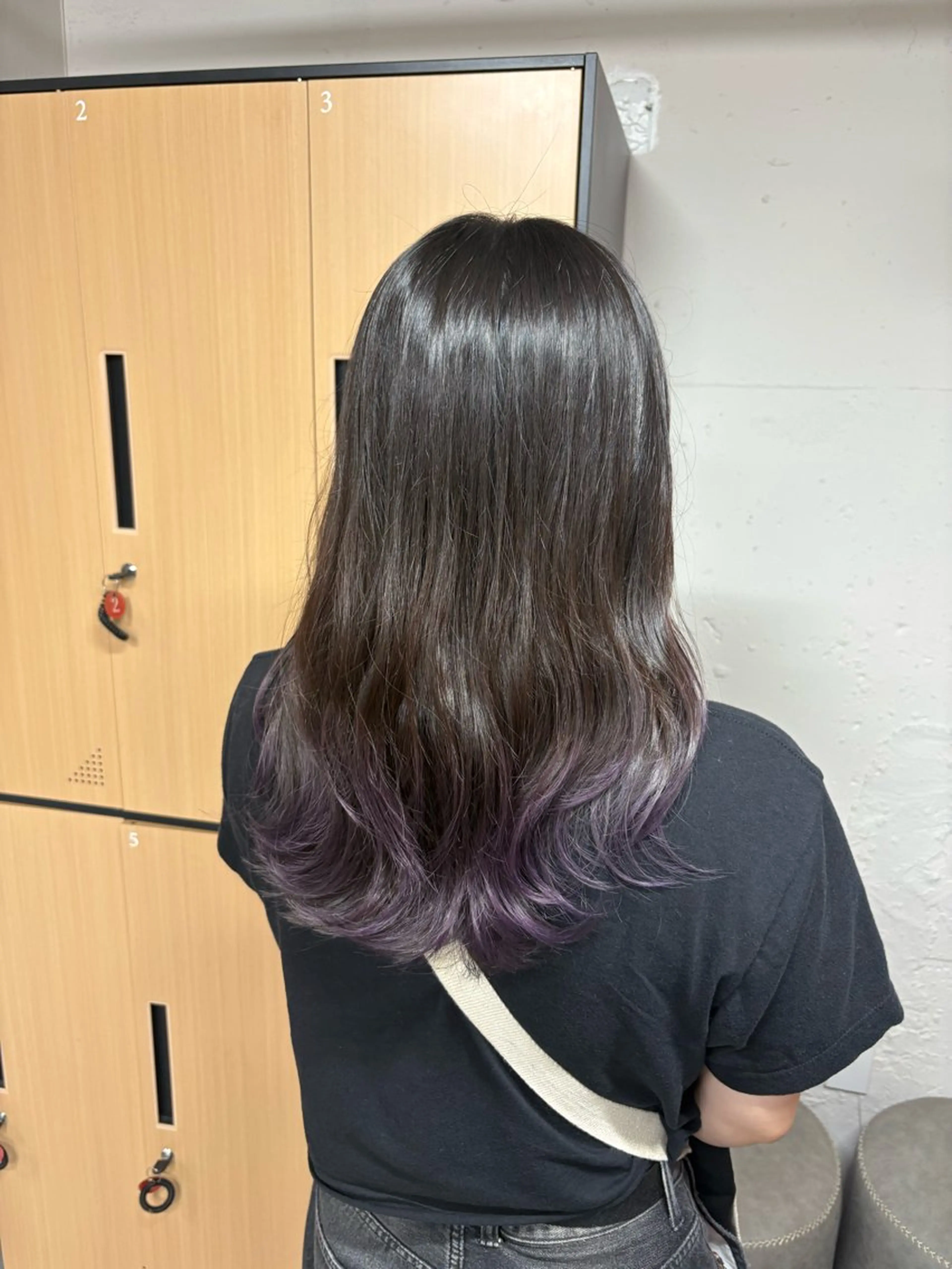 セミロング カット ヘアカラー tokute 中野真咲🐺のヘアスタイル