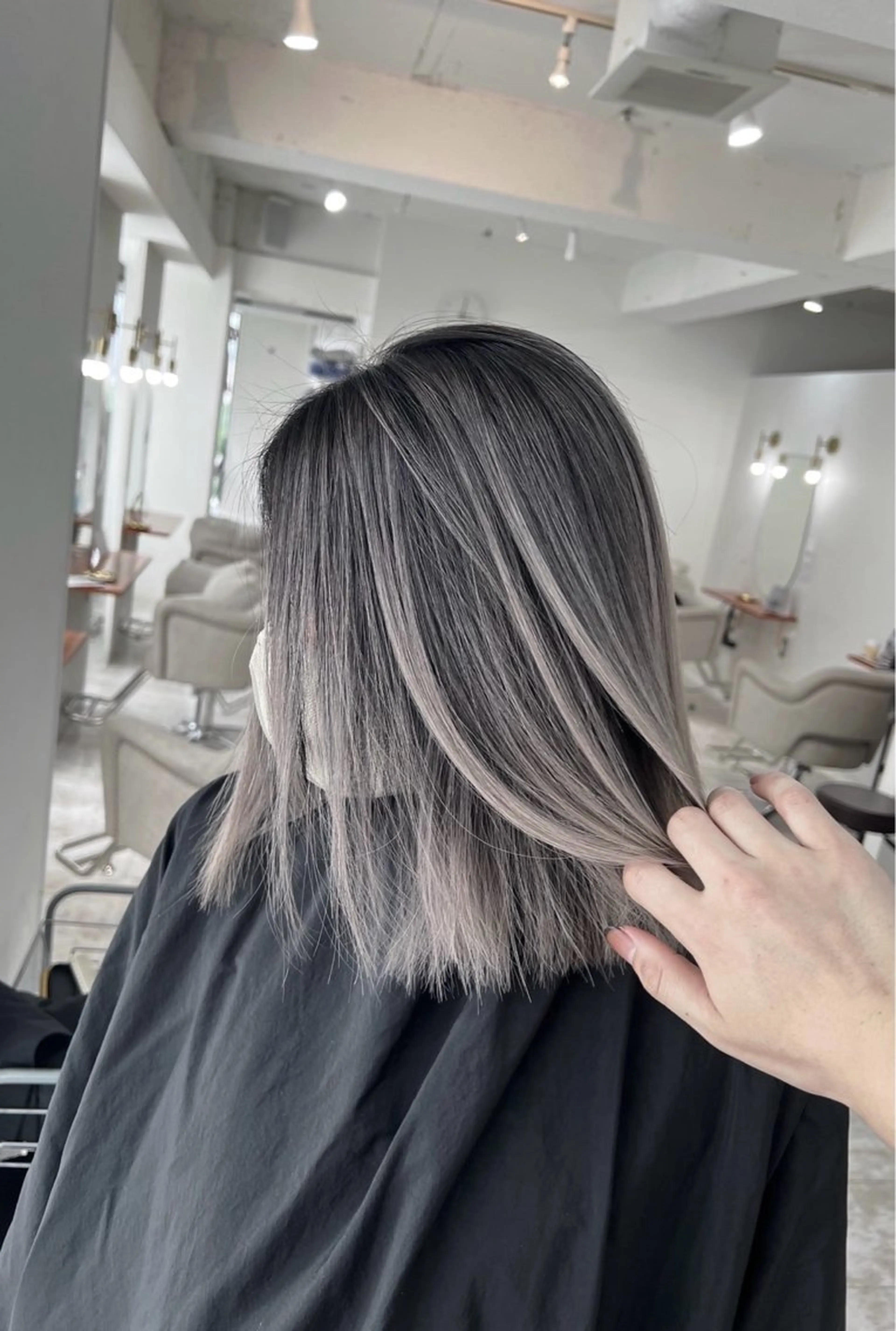 ミディアム カラー バレイヤージュ グレージュ レイヤーカット ヘアカラー トリートメント ROBIN所属・指名数No.1 /NAOYAのヘアスタイル