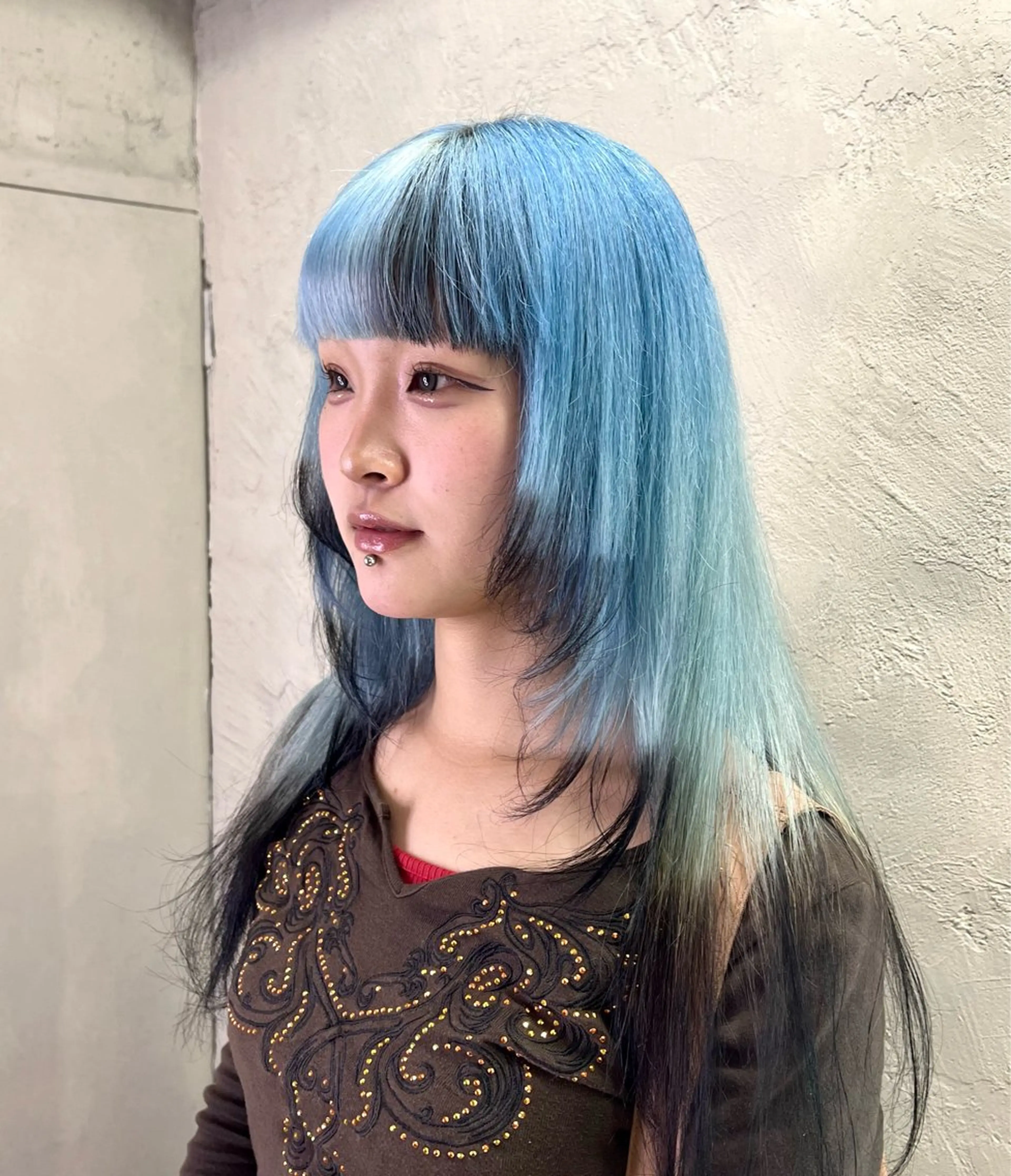 ✨️🔷艶髪デザインカラー🔷✨️ケアブリーチ＋デザインカラー＋トリートメント(ブリーチ込)の写真