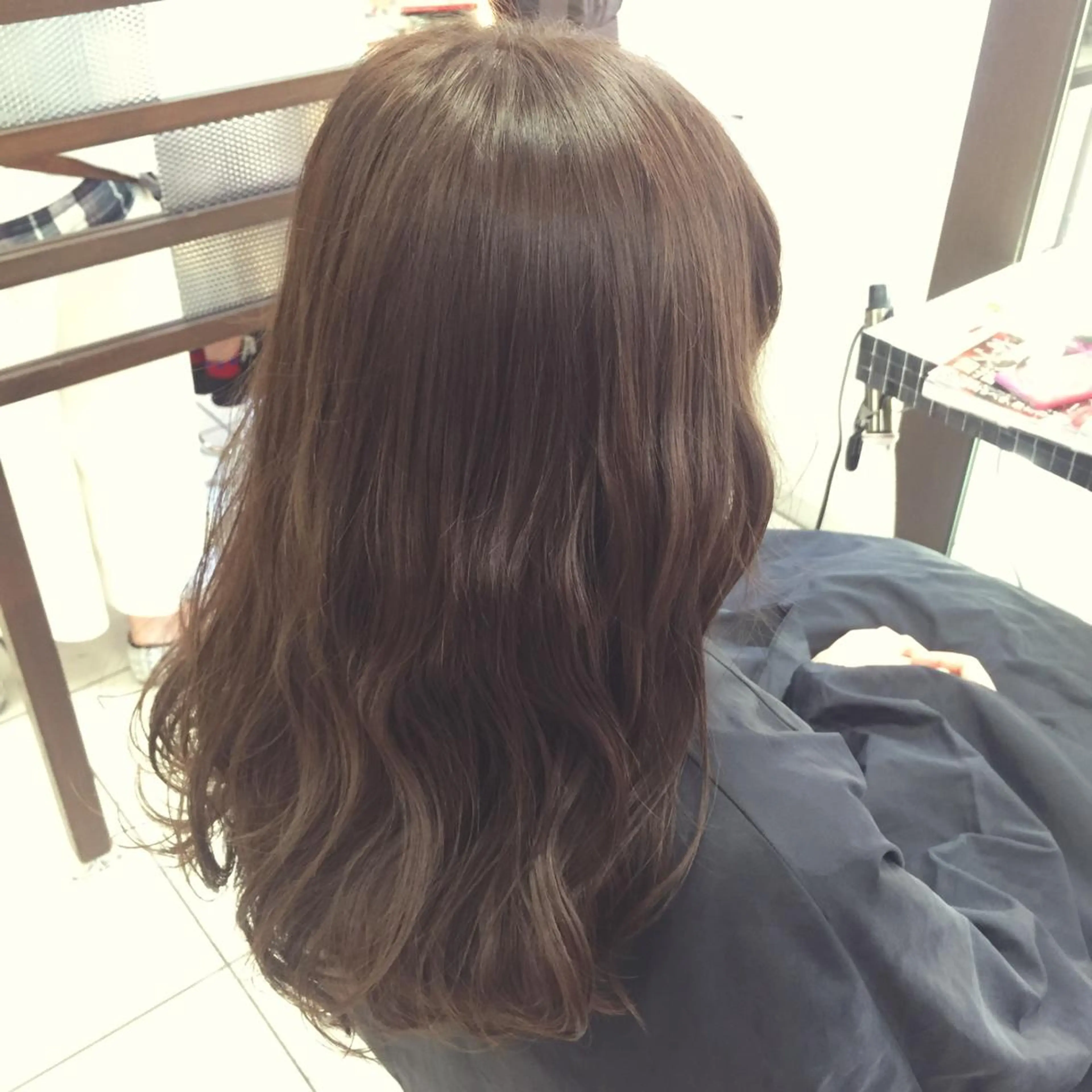 セミロング ロング カラー アッシュ oggi +KENJE所属・大平 美沙のヘアスタイル