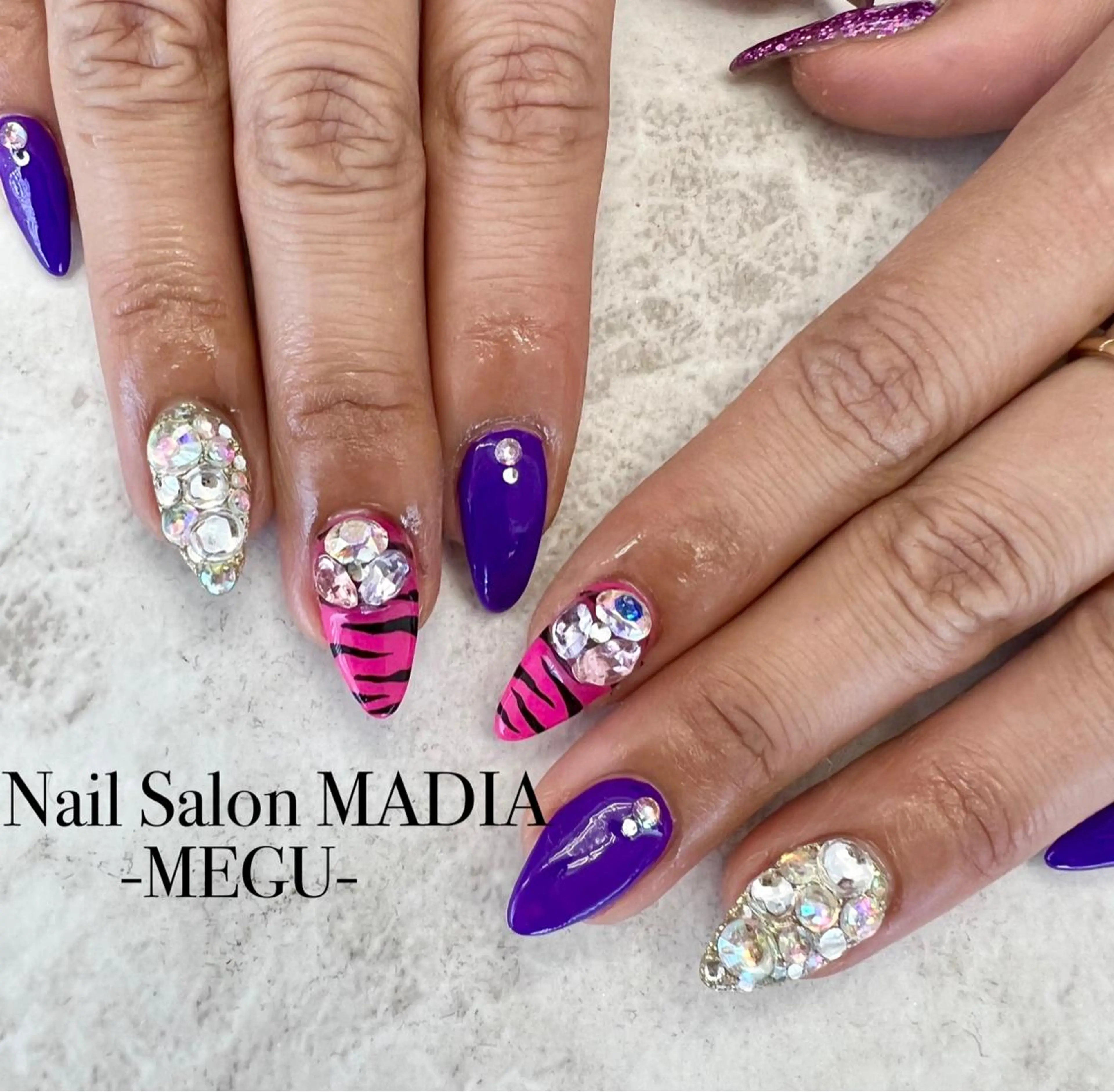 ネイル MADIA藤沢所属・MADIA MEGUのネイルデザイン