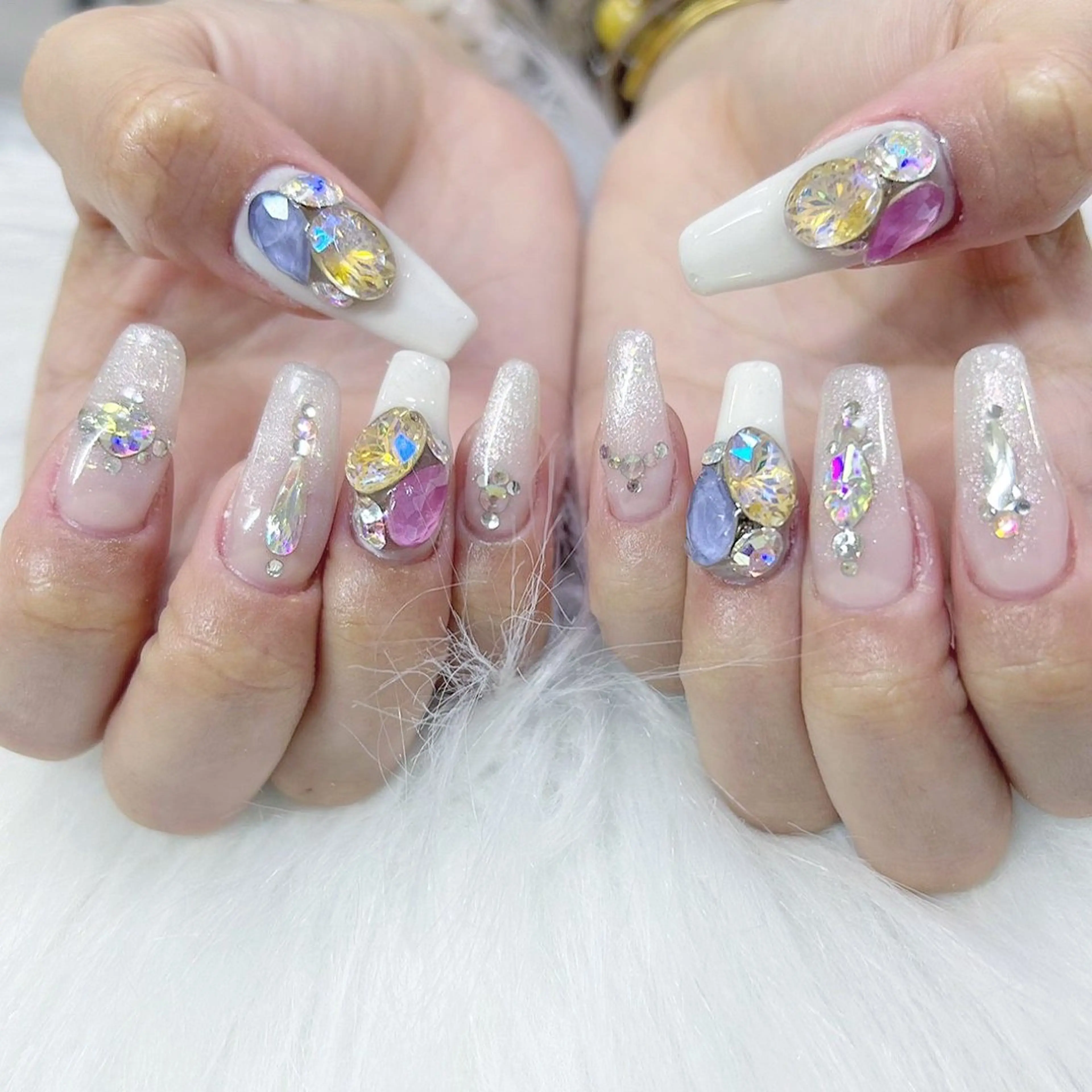 ネイル キラキラネイル ハンドネイル Minami 🍓のネイルデザイン