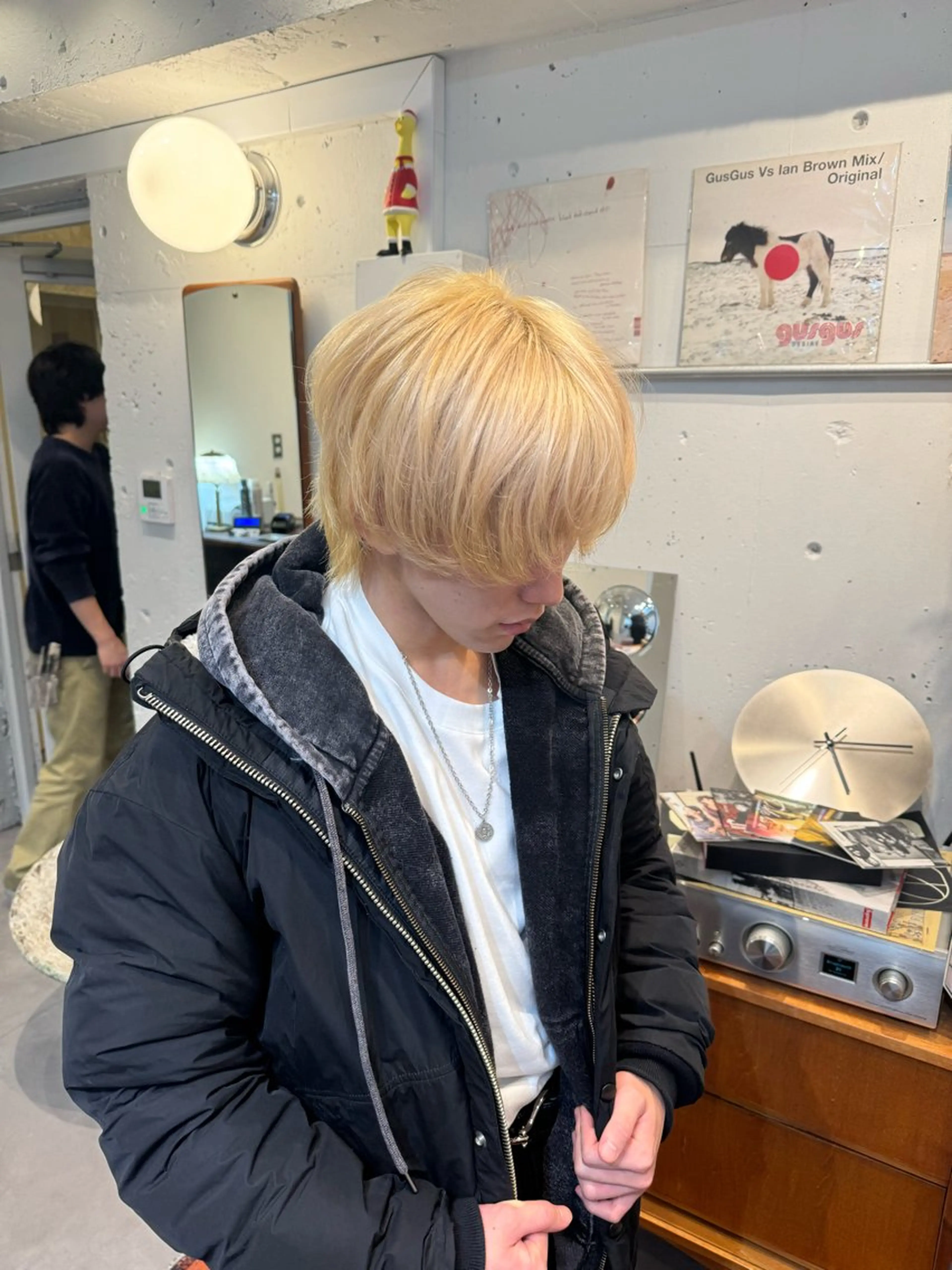 ショート カラー メンズ メンズブリーチ ブリーチ ケアブリーチ カット 黒田 千晴のヘアスタイル