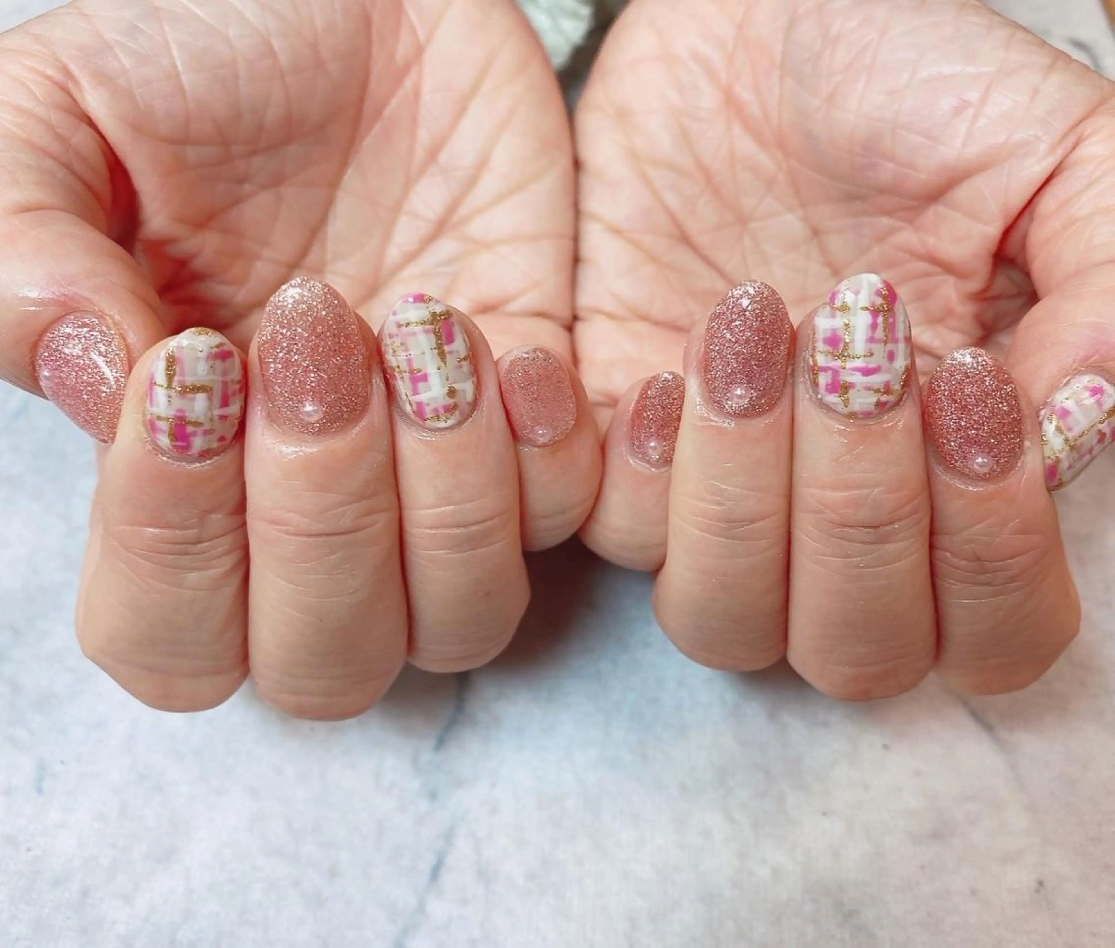 ネイル ネイルリボン 受付スタッフのネイルデザイン