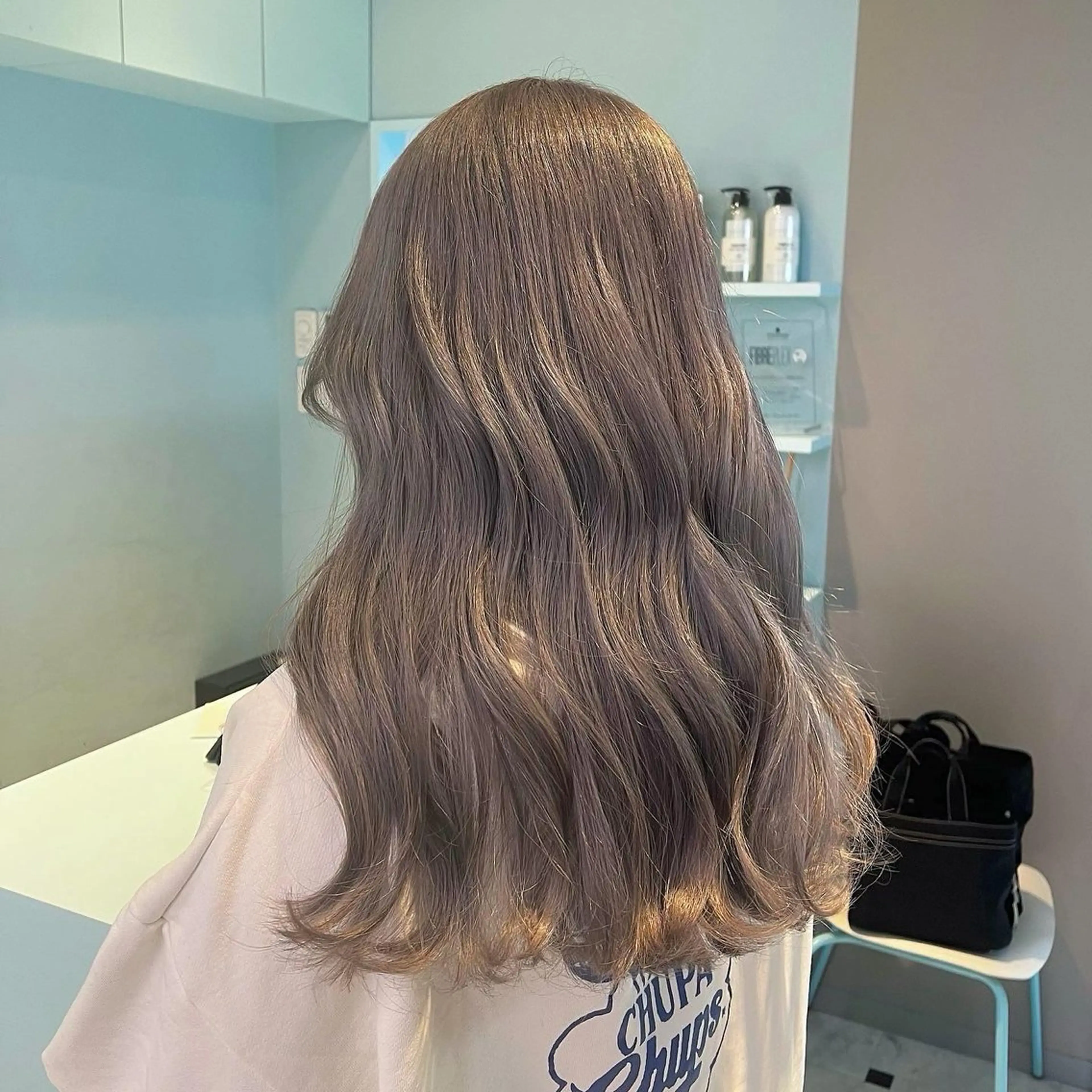 セミロング カラー ヘアカラー トリートメント ブリーチカラー 🩵MIZUKIのヘアスタイル