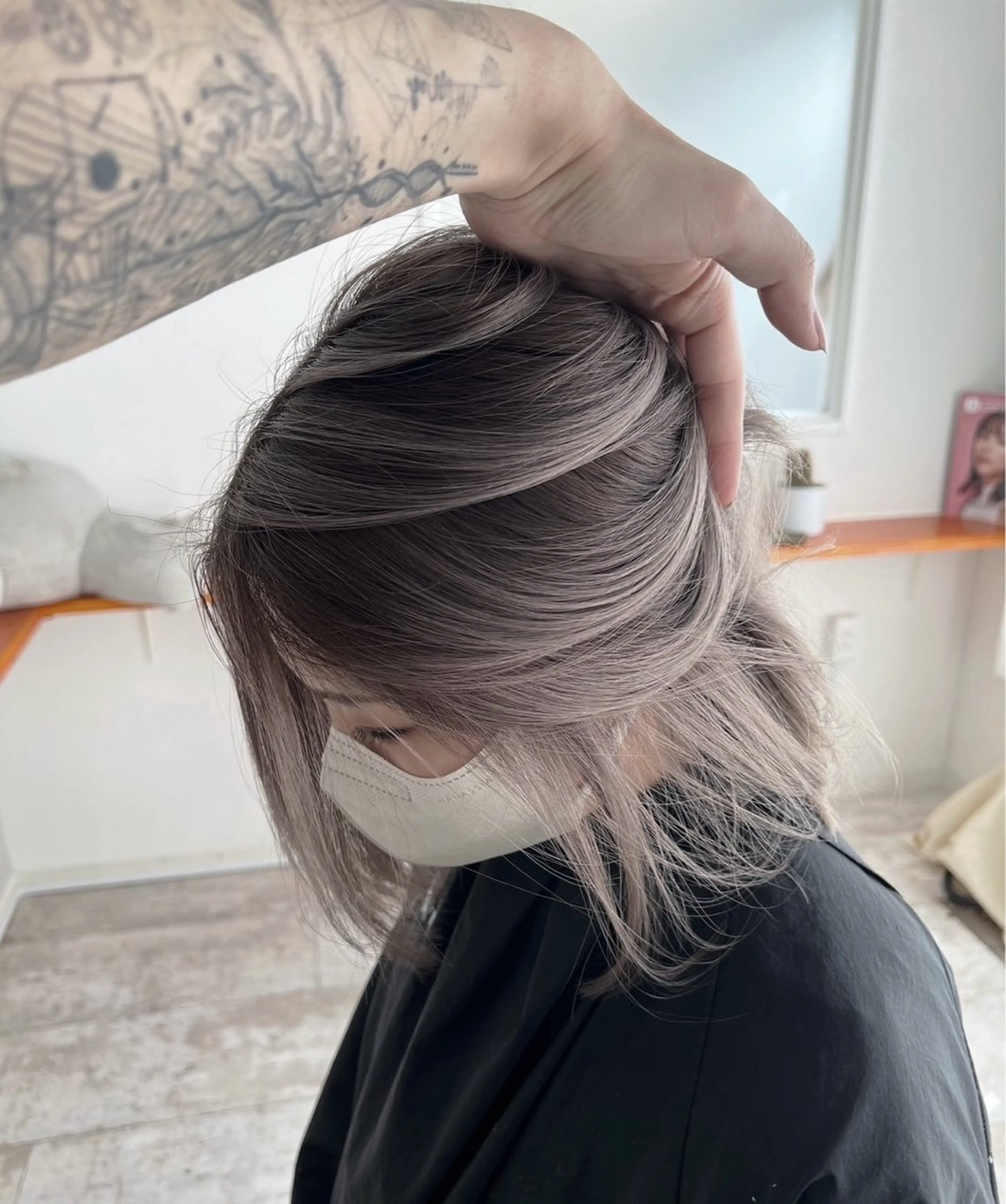 ミディアム カラー バレイヤージュ グレージュ レイヤーカット ヘアカラー トリートメント ROBIN所属・指名数No.1 /NAOYAのヘアスタイル