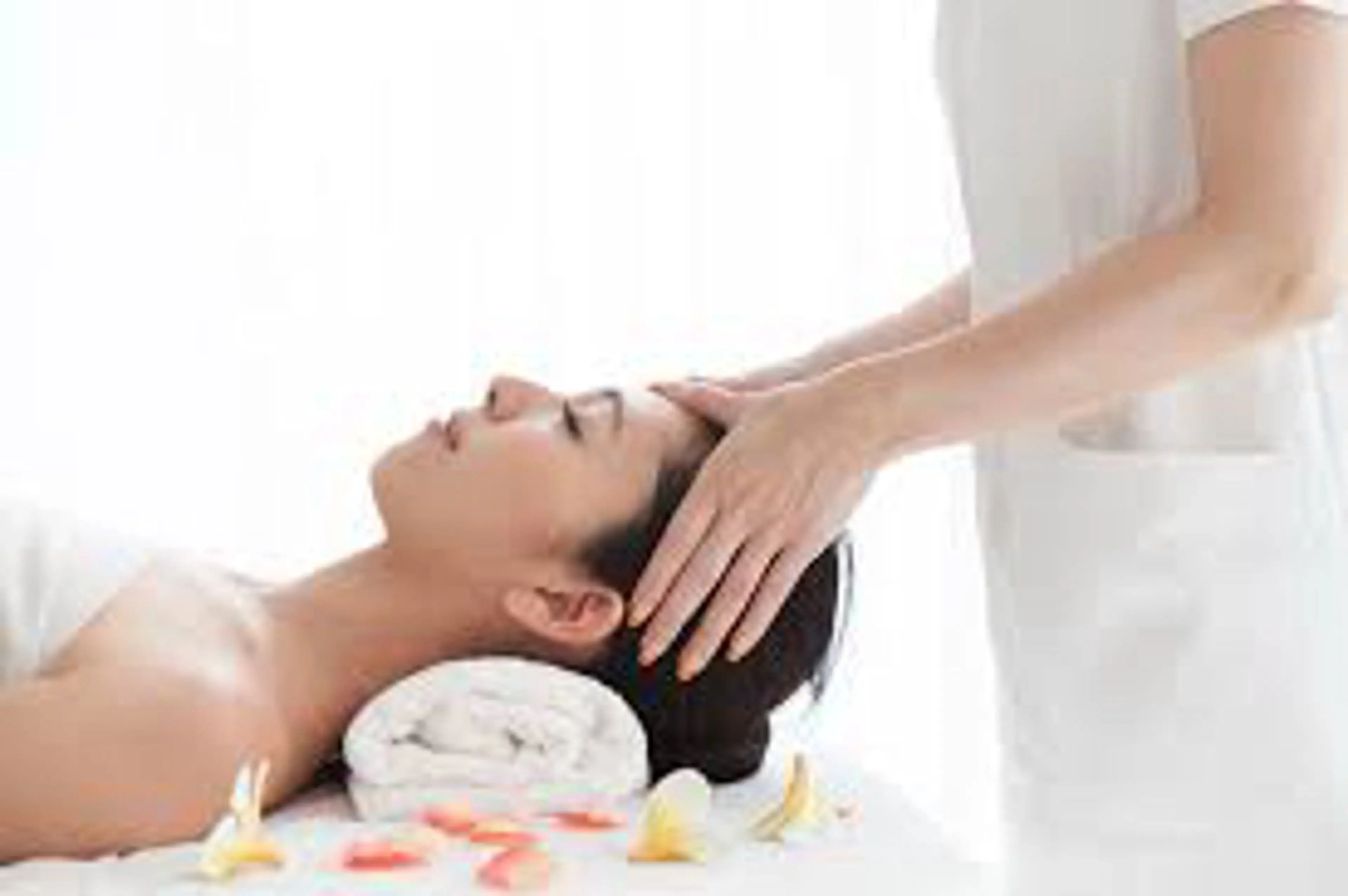 【徹底肌管理コース♪】小顔矯正＋毛穴洗浄＋高濃度ビタミンC導入の写真