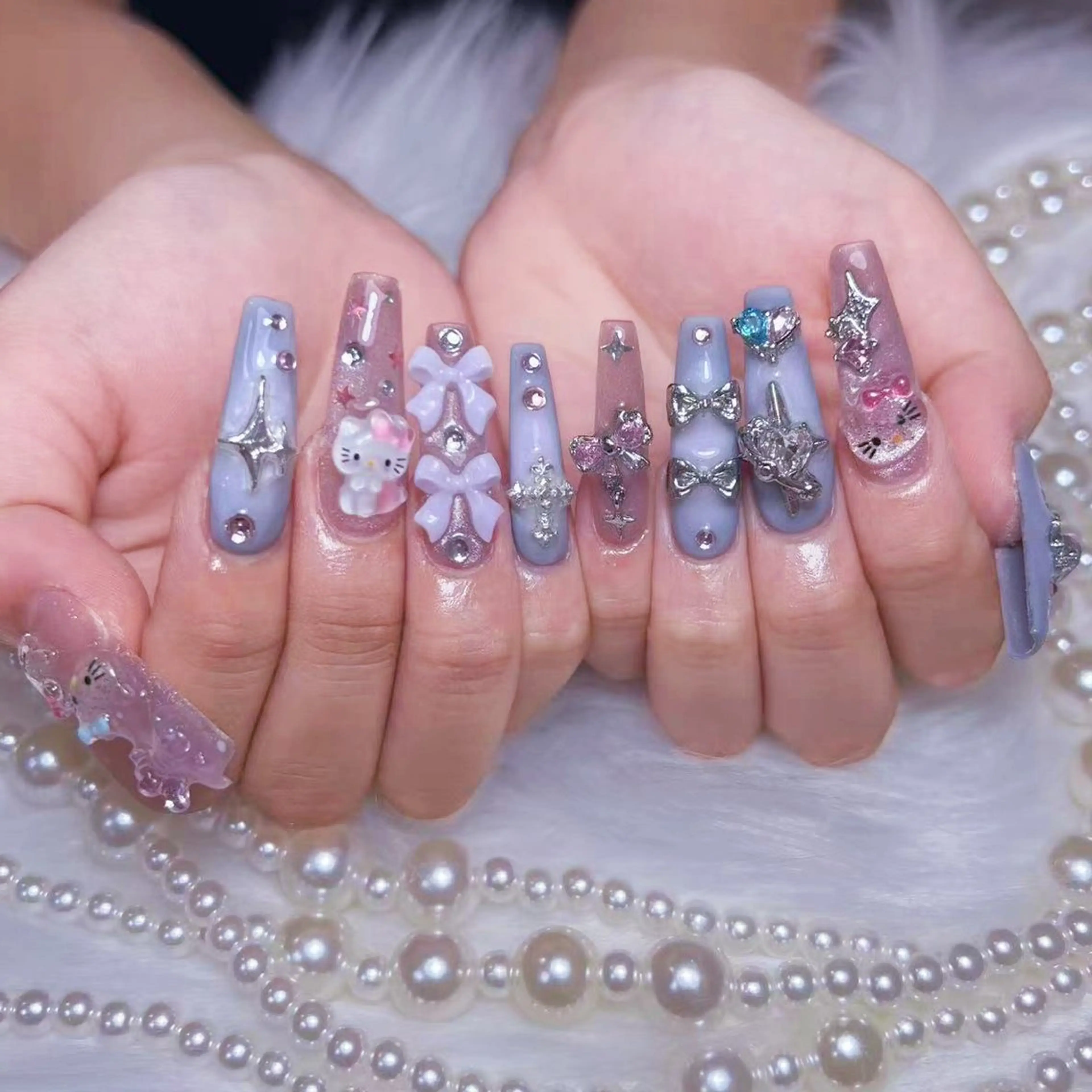 ネイル アートネイル オーロラネイル キラキラネイル 韓国ネイル マグネットネイル ハンドネイル ハンドケア DIAMOND 💞のネイルデザイン