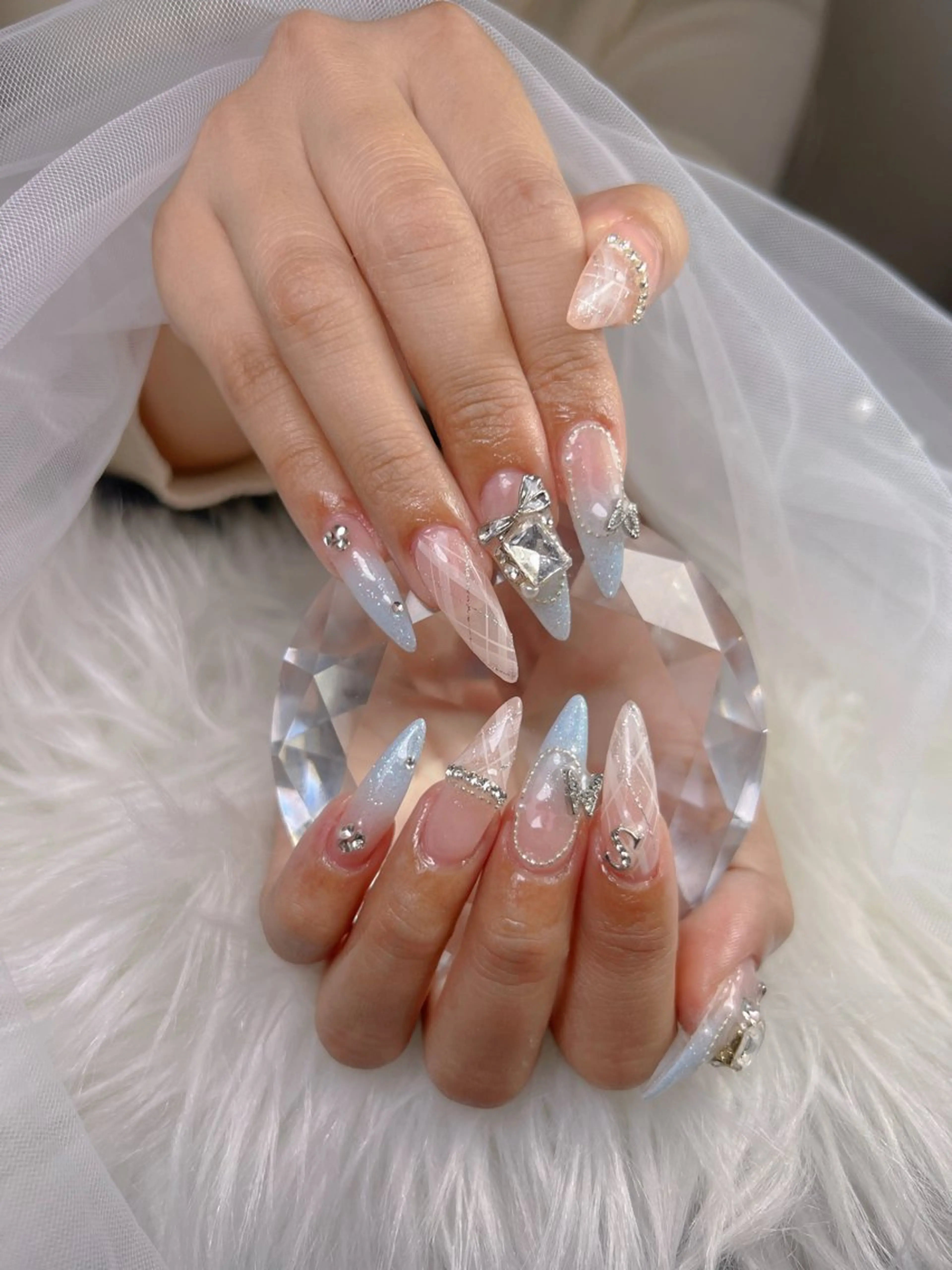 ネイル アートネイル オーロラネイル チークネイル 長さ出し フットネイル ハンドネイル フットネイル ハンドケア Noiranail_ studio川越西口のネイルデザイン