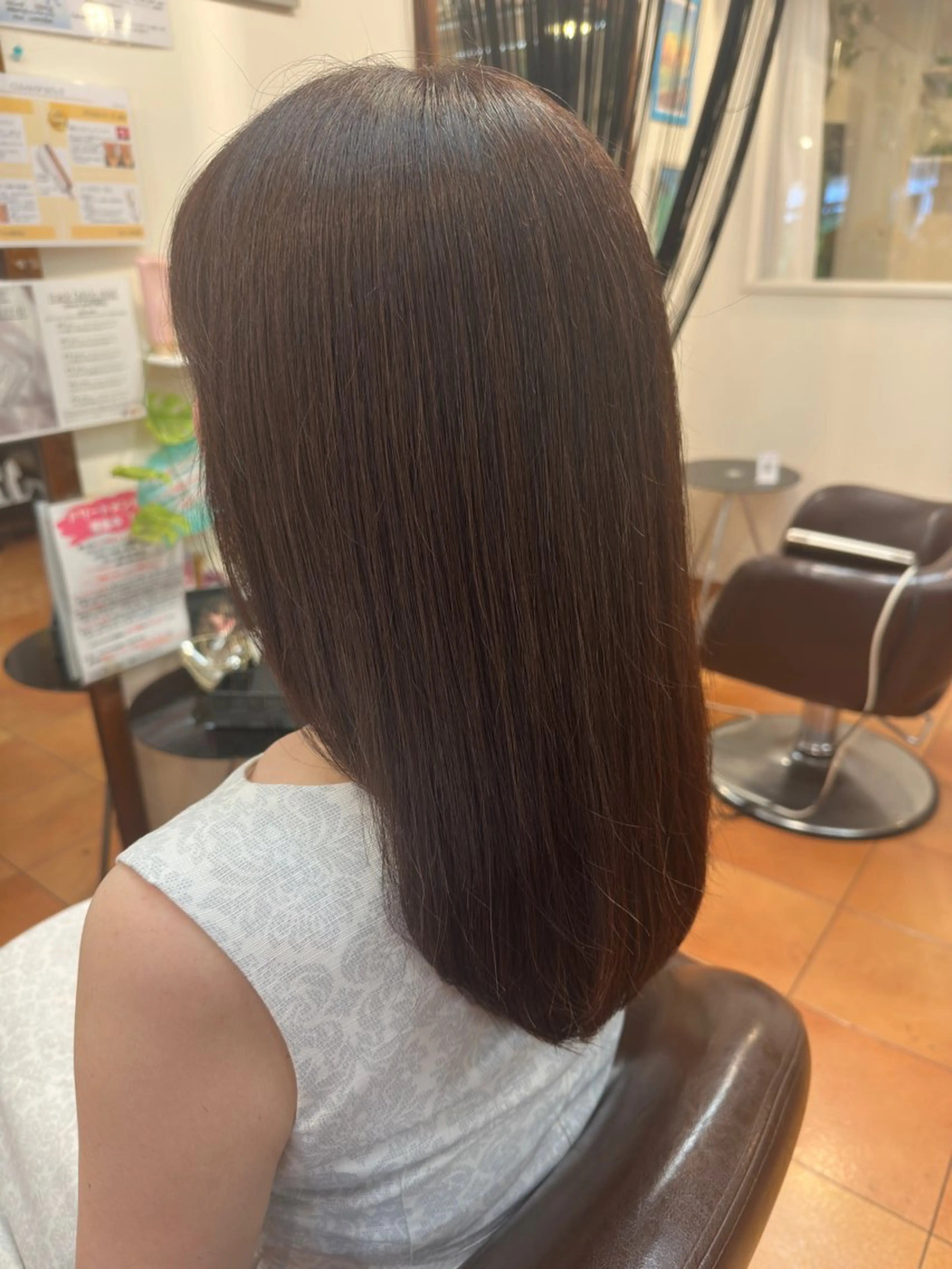 セミロング デザインカット 髪質改善 縮毛矯正 トリートメント カット 縮毛矯正 トリートメント 吉村幸重🌈髪質改善 /抗がん剤治療カットのヘアスタイル